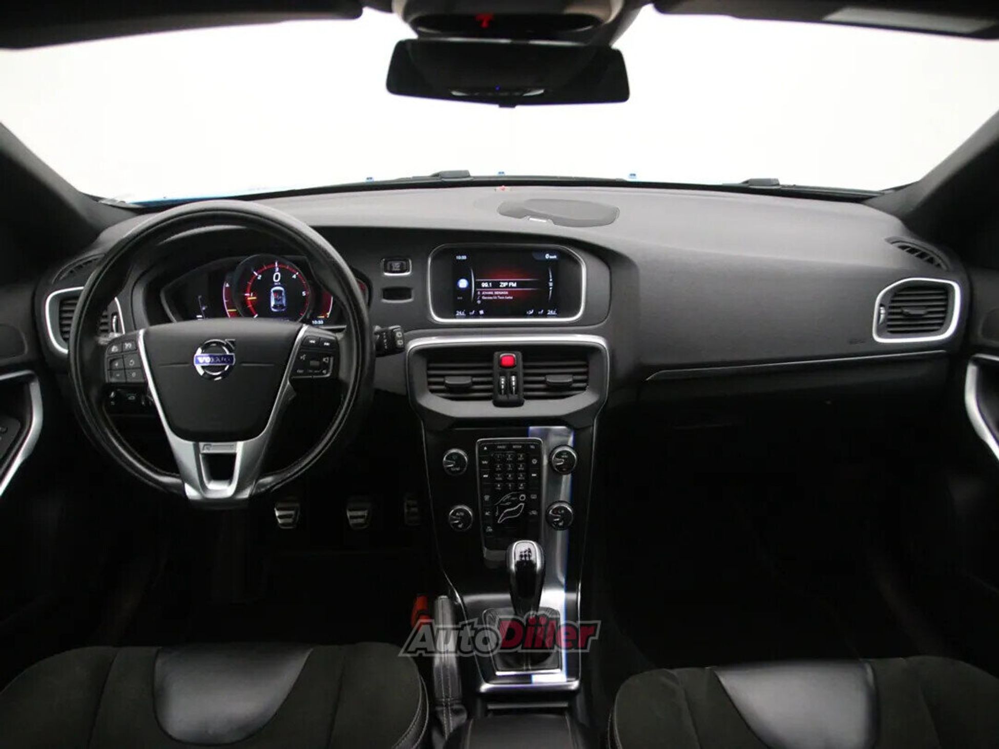 Volvo V40 R-Design Business 2.0 140kW 2014, kuva 2/10