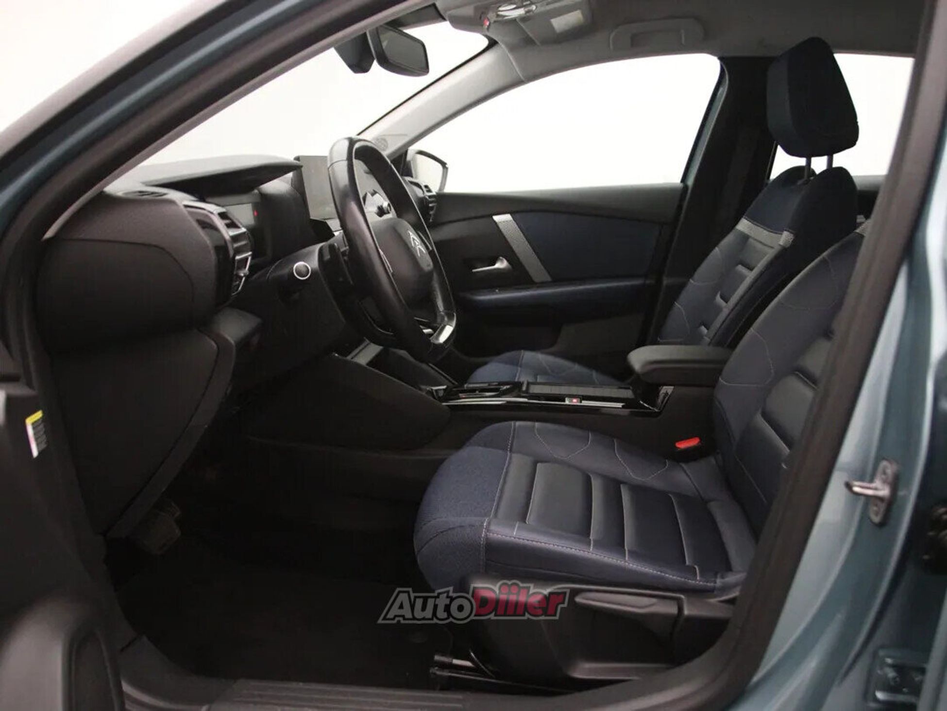 Citroen C4 Business Plus 1.2 96kW 2021, photo 4/10