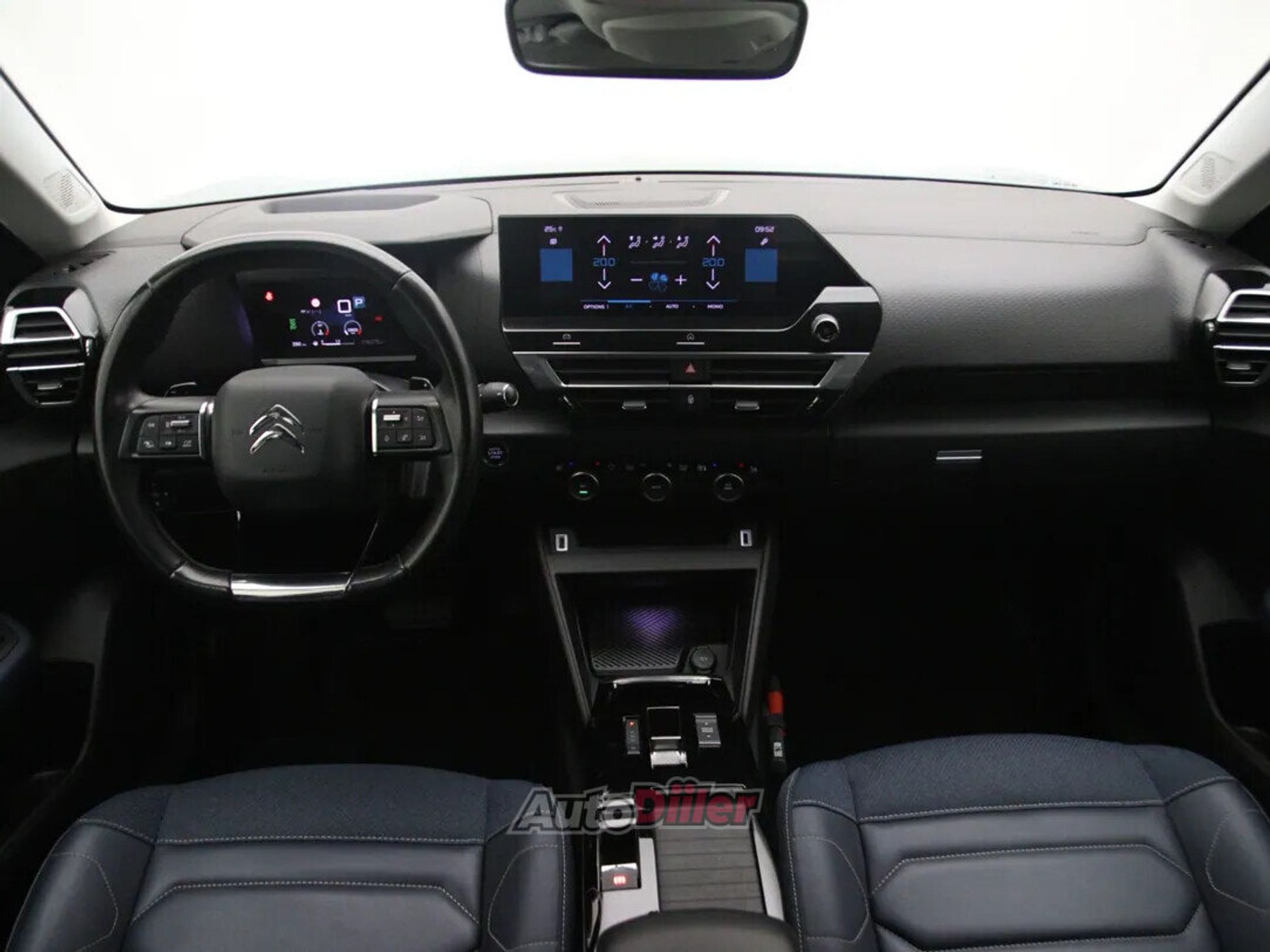 Citroen C4 Business Plus 1.2 96kW 2021, photo 2/10