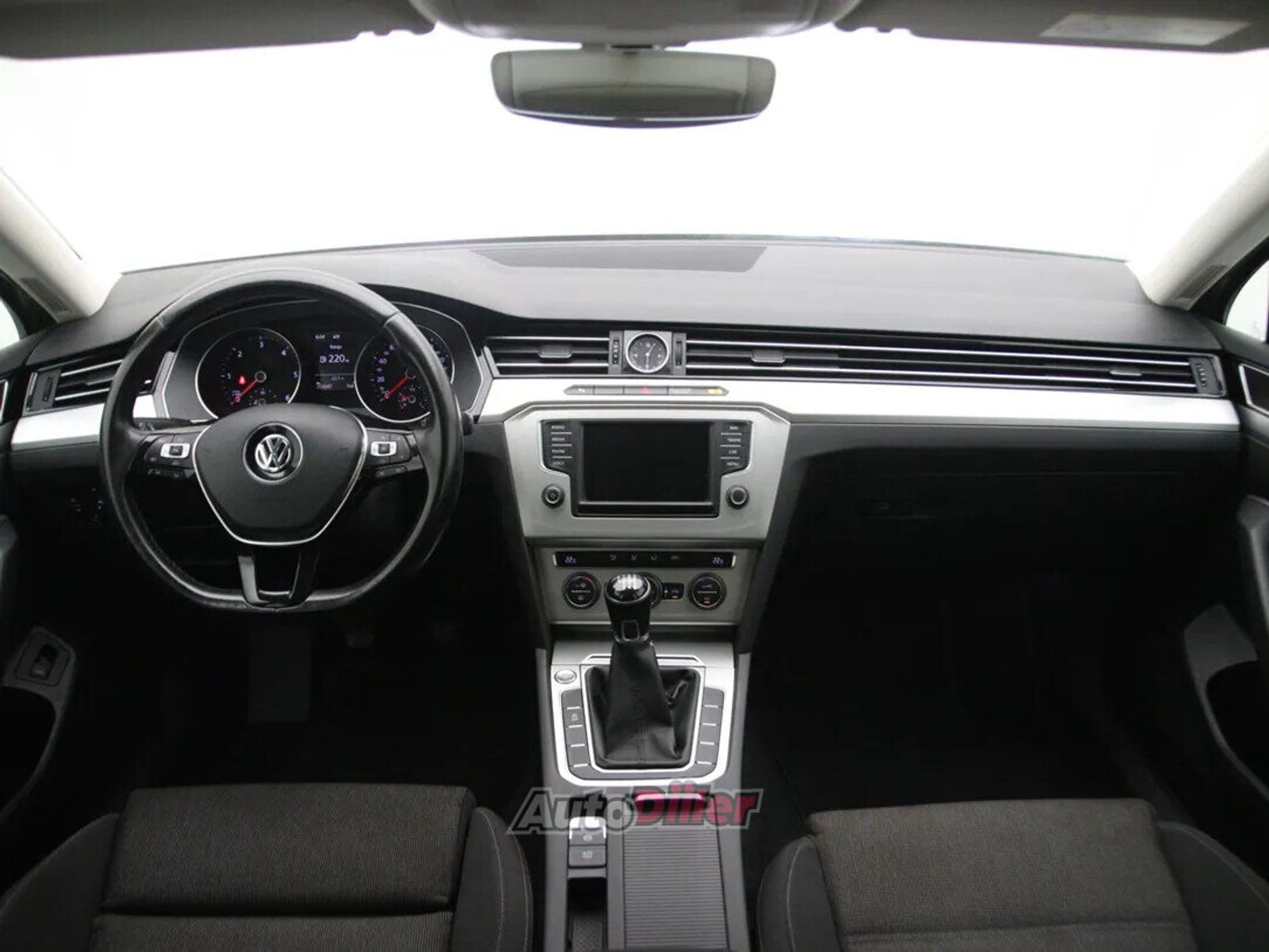 Volkswagen Passat 2016, kuva 2/10