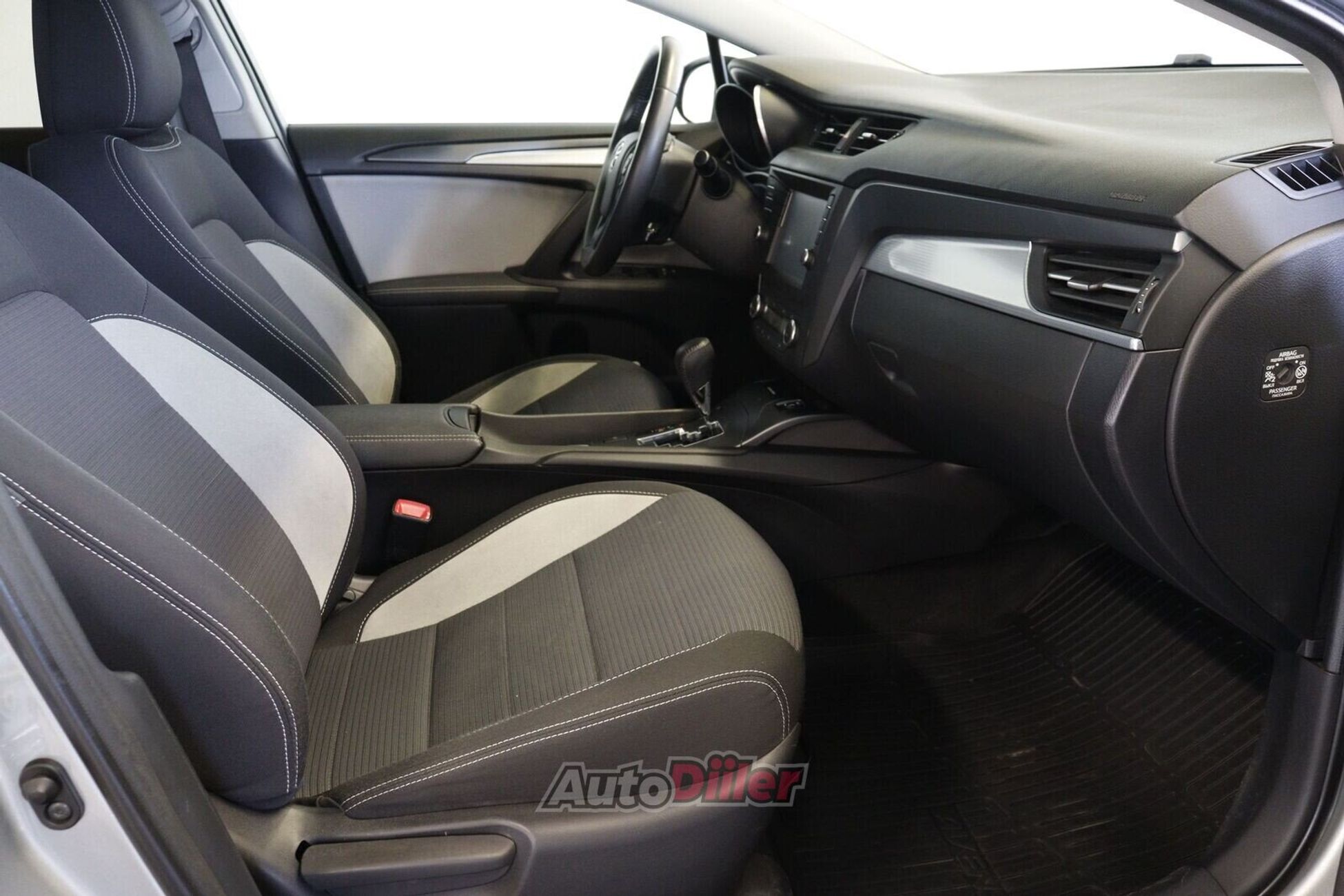 Toyota Avensis Active Plus 1.8 108kW 2018, photo 6/10