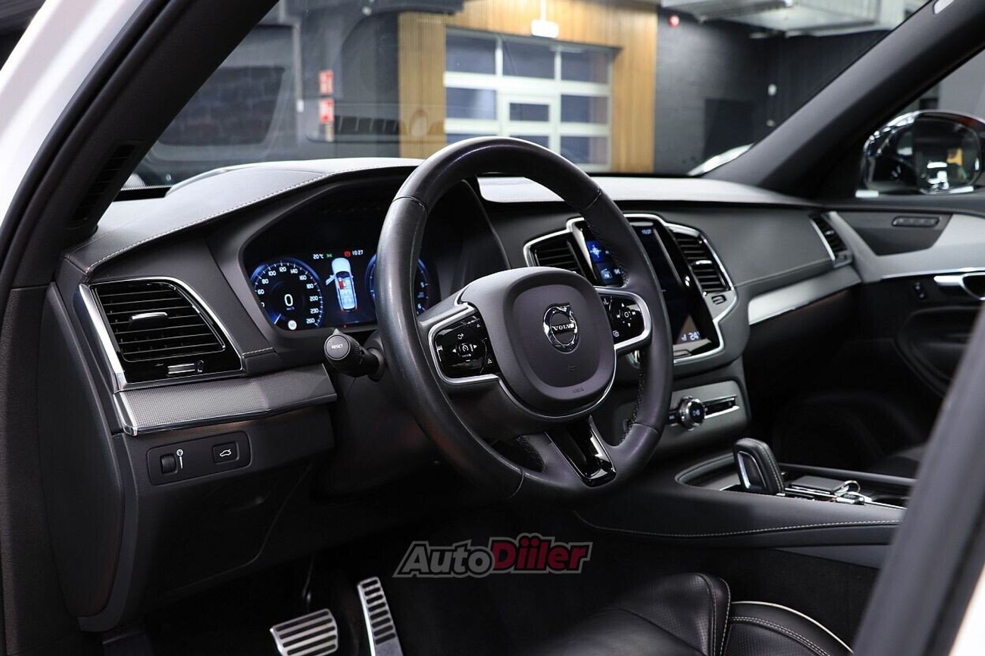 Volvo XC90 R-Design 2.0 173kW 2021, kuva 7/10