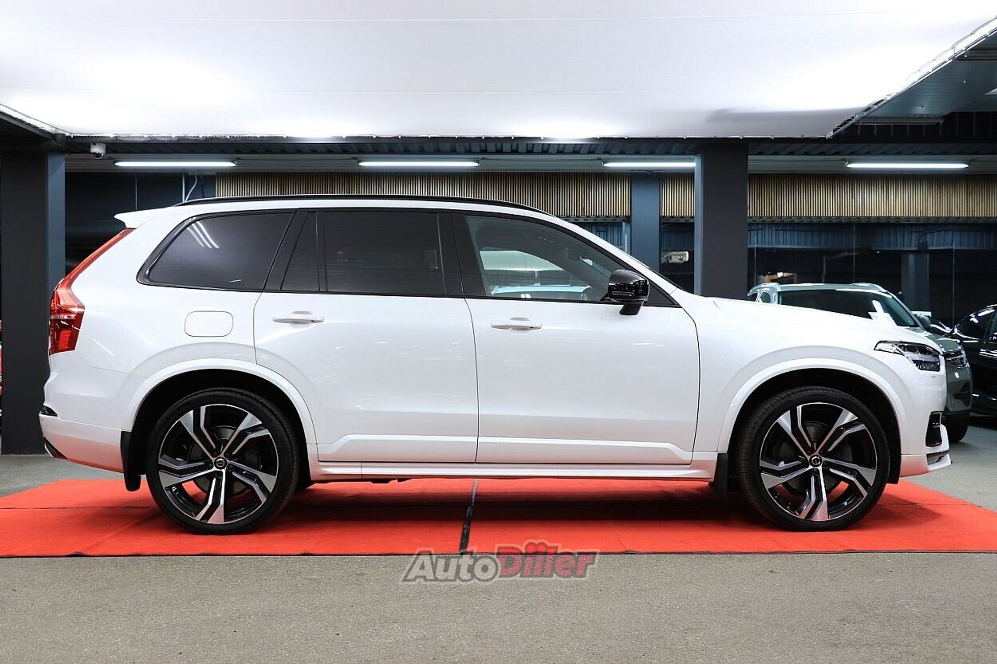 Volvo XC90 R-Design 2.0 173kW 2021, kuva 5/10