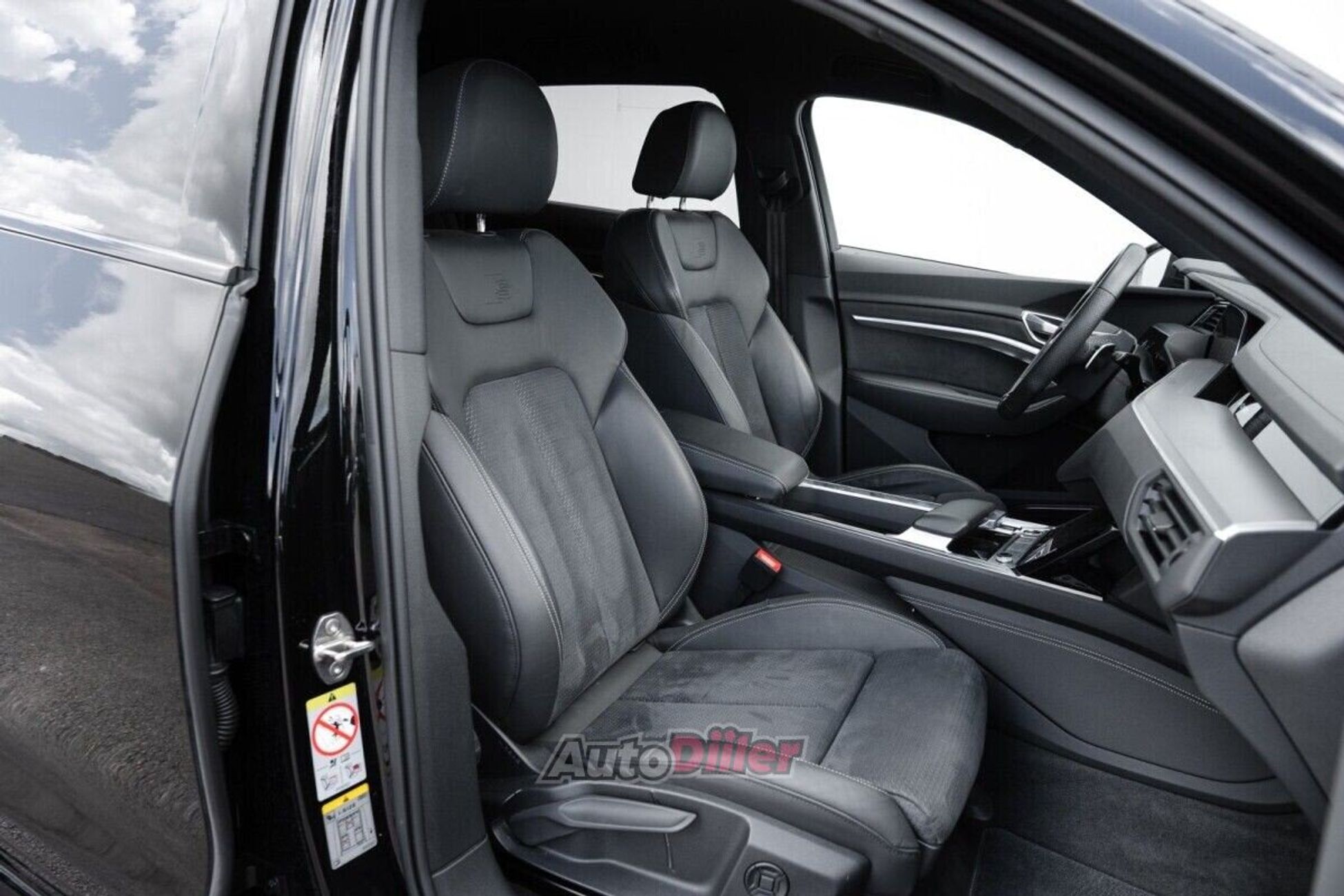 Audi e-tron 300kW 2023, photo 7/10