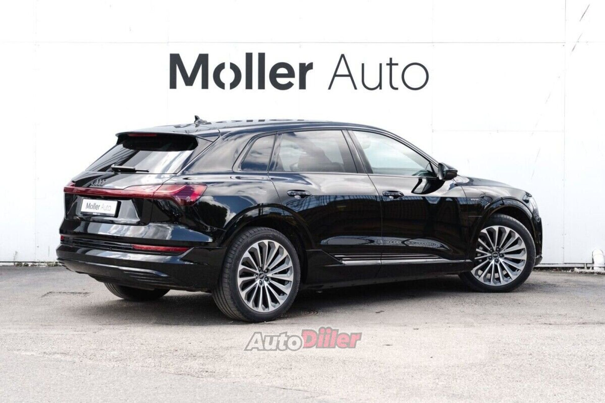 Audi e-tron 300kW 2023, photo 4/10