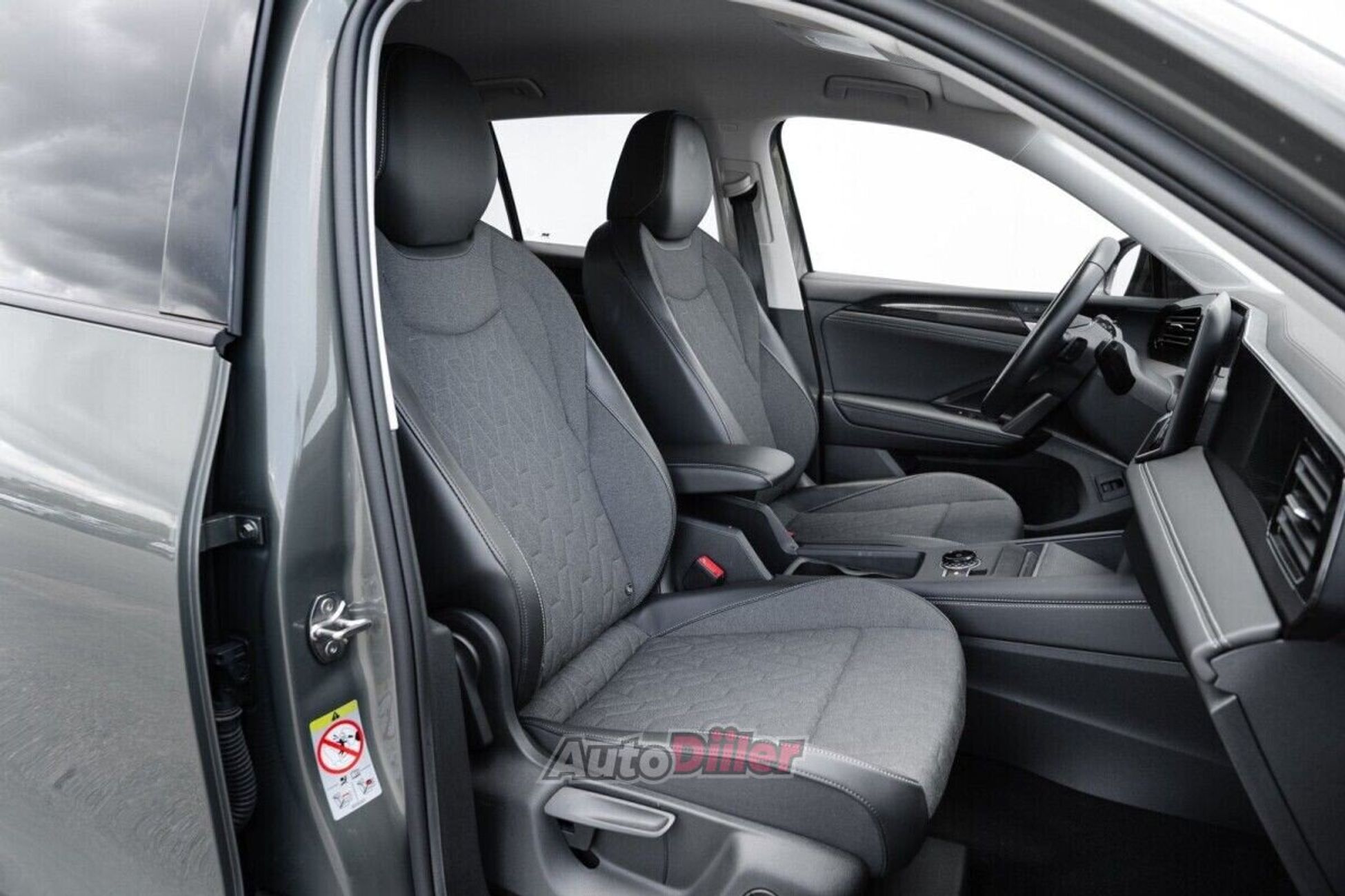 Volkswagen Tiguan 1.5 110kW 2024, photo 6/10