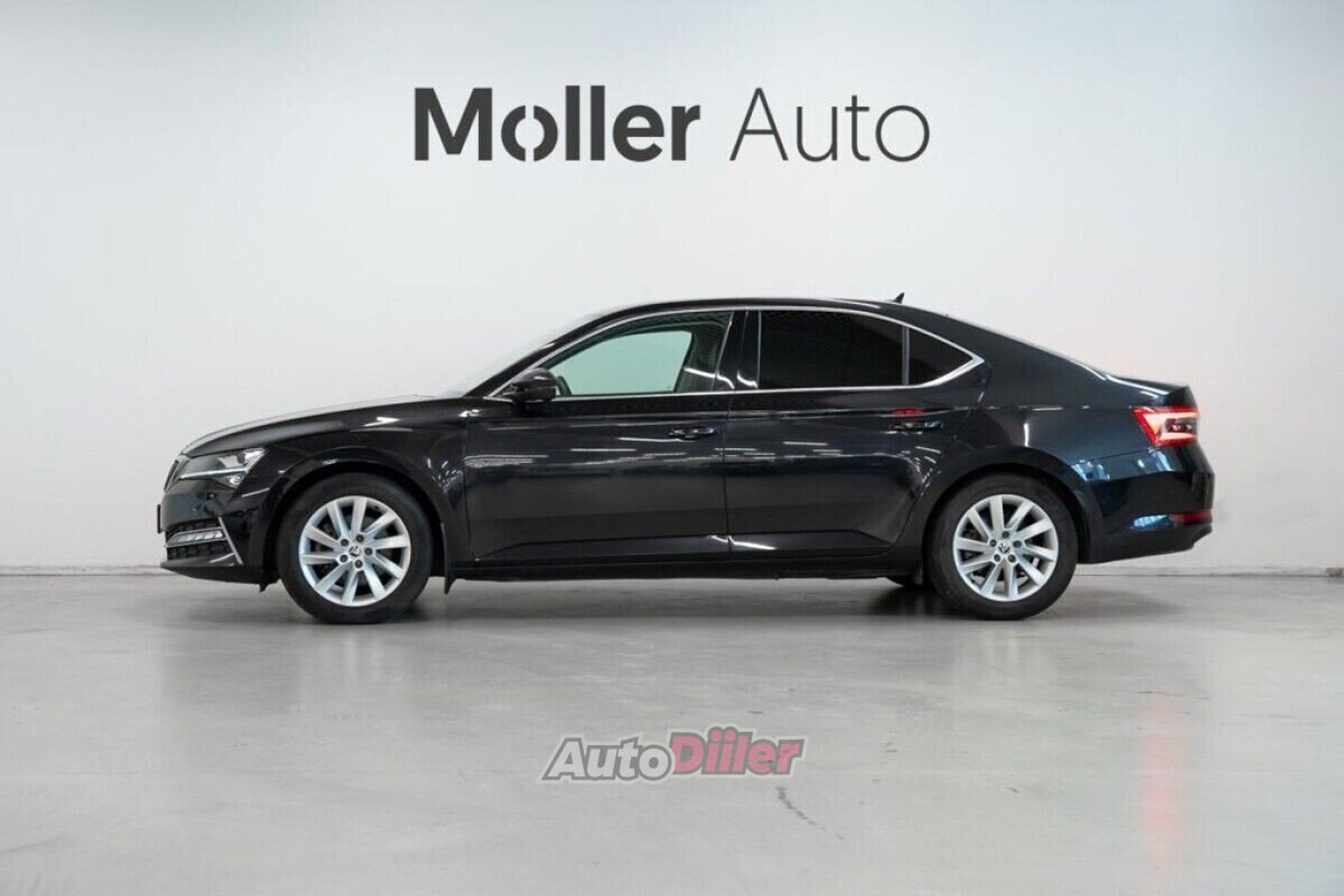 Skoda Superb 1.4 160kW 2021, photo 2/10
