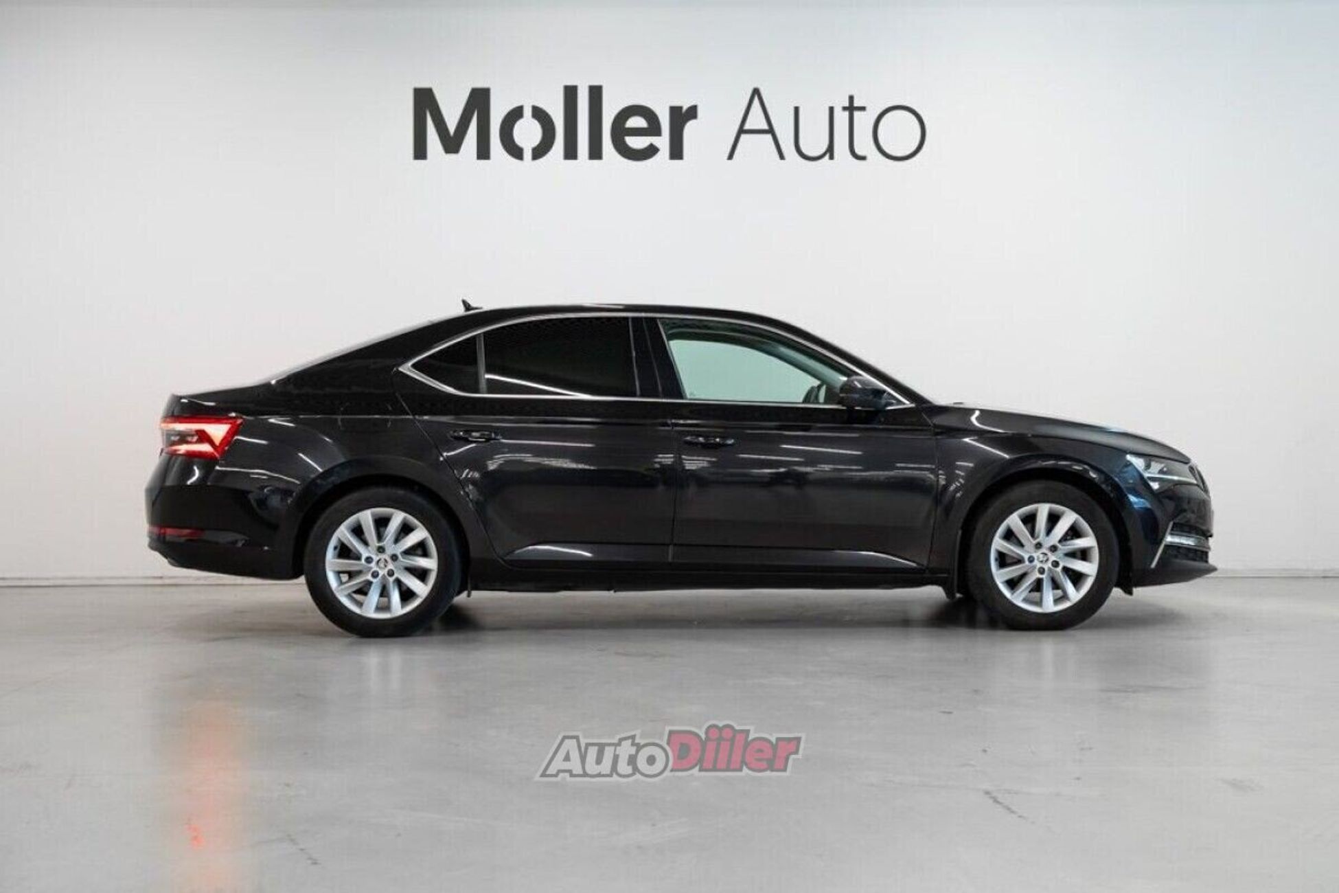 Skoda Superb 1.4 160kW 2021, photo 4/10
