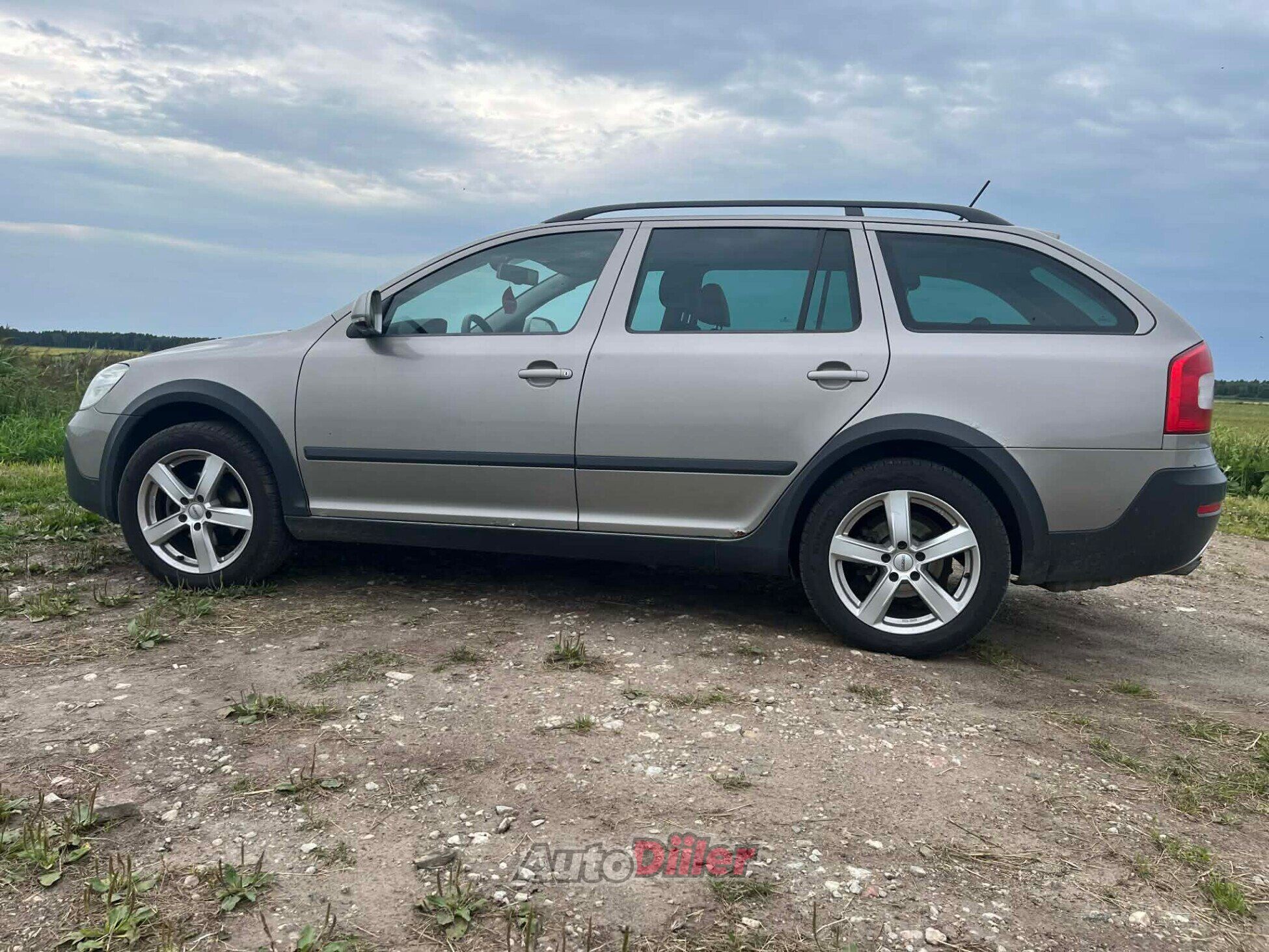 Skoda Octavia Scout 2.0 103kW 2012, kuva 6/10