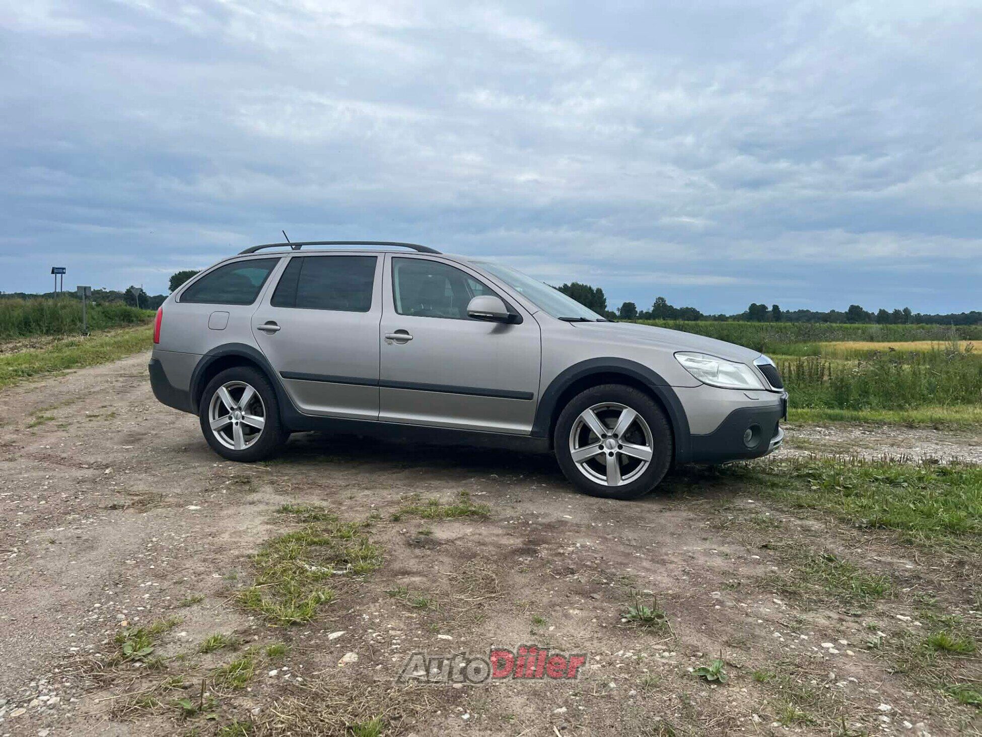 Skoda Octavia Scout 2.0 103kW 2012, kuva 4/10
