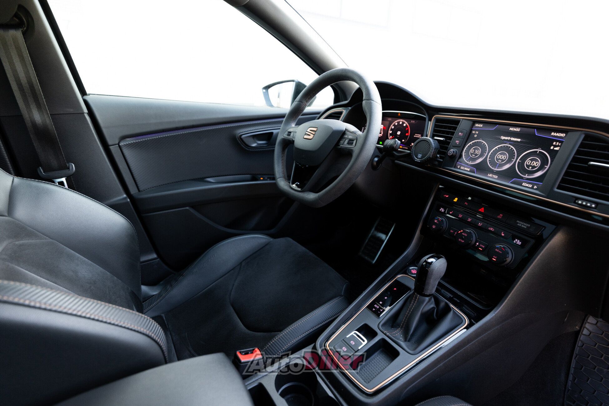 SEAT Leon Cupra R ST 2.0 221kW 2020, photo 6/10