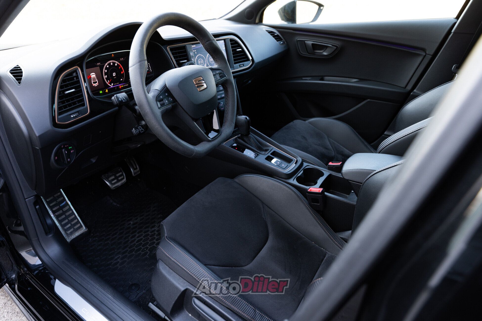 SEAT Leon Cupra R ST 2.0 221kW 2020, photo 5/10