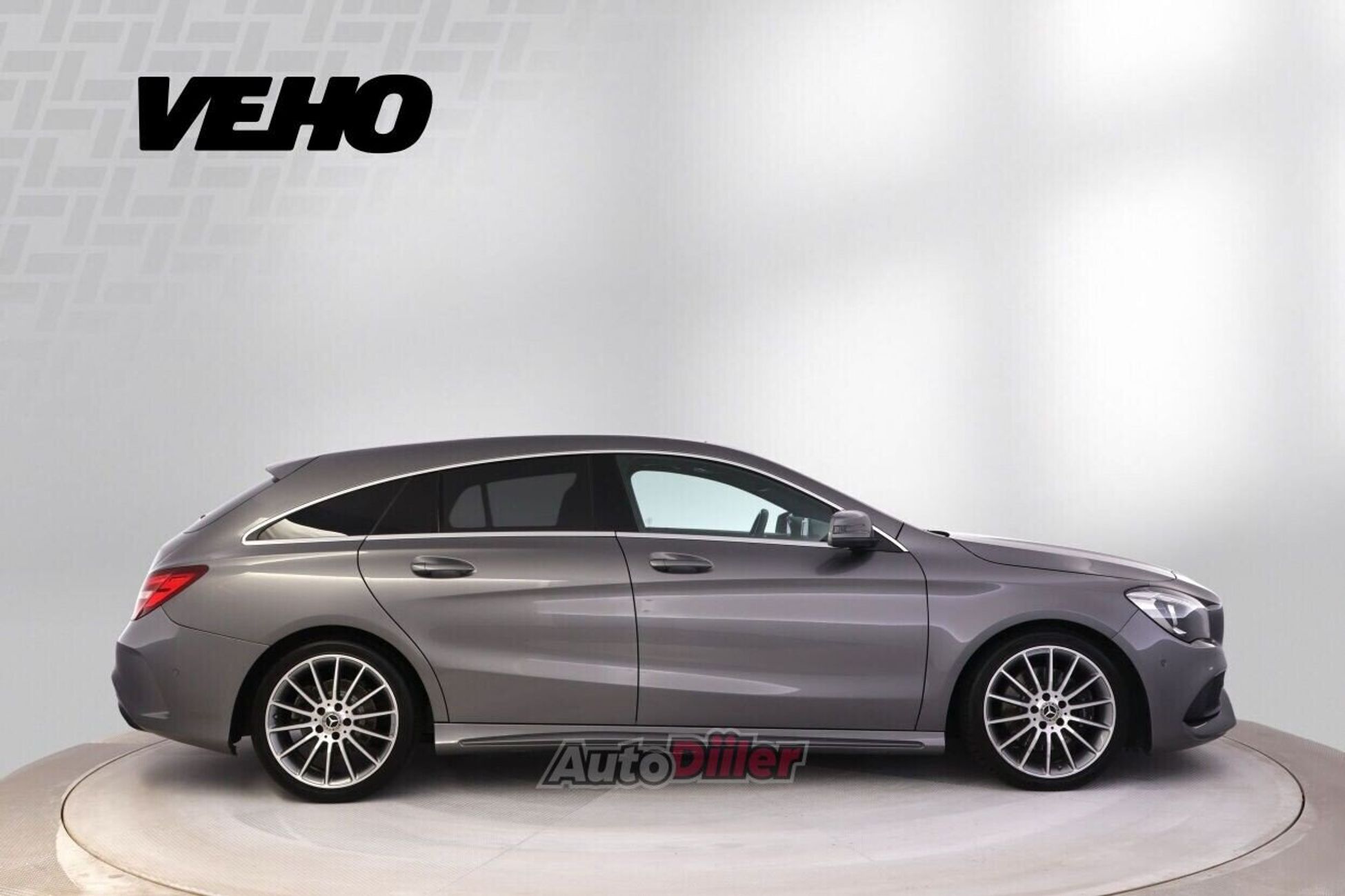Mercedes-Benz CLA 220 2018, photo 3/9