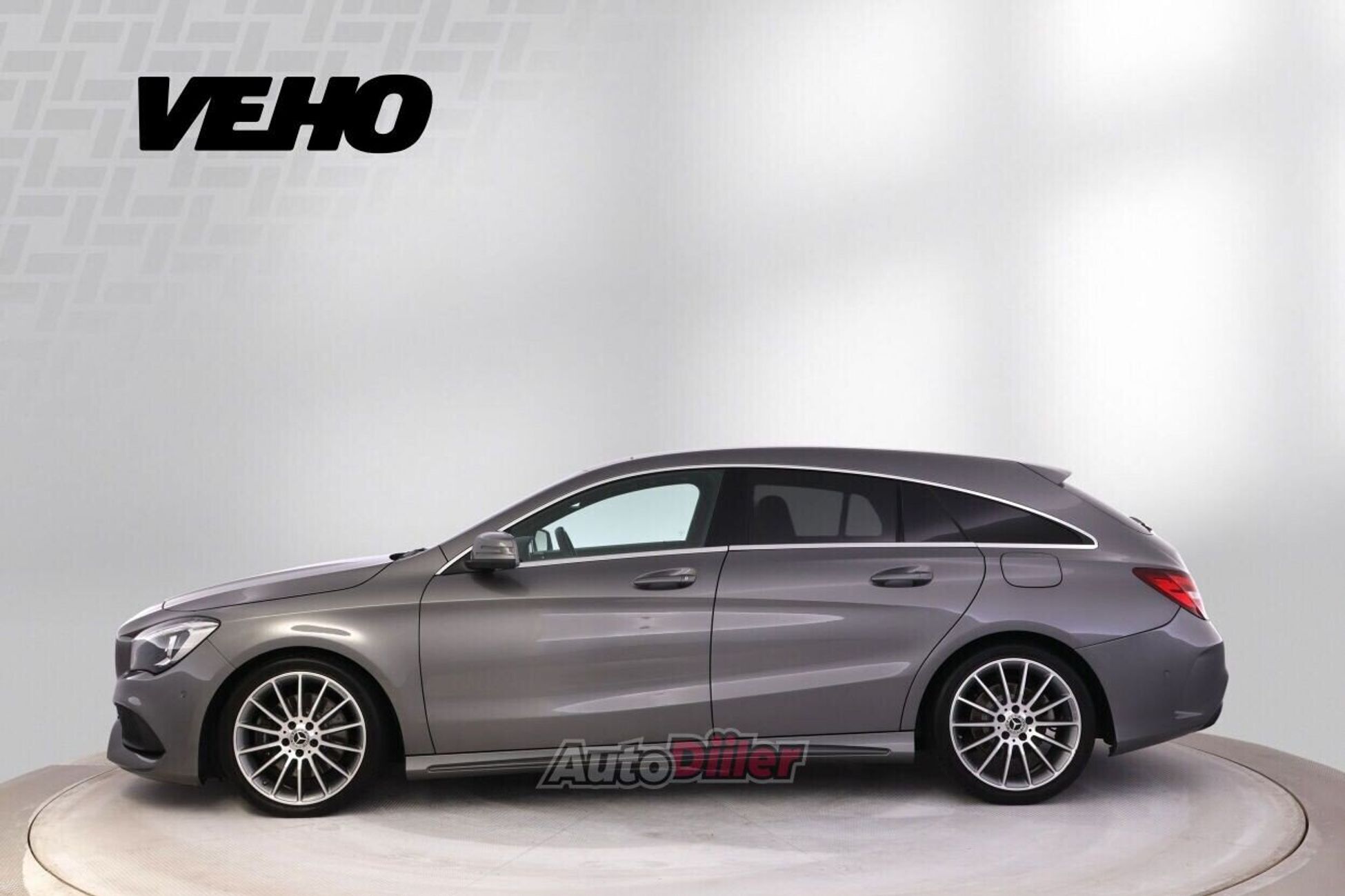 Mercedes-Benz CLA 220 2018, photo 2/9