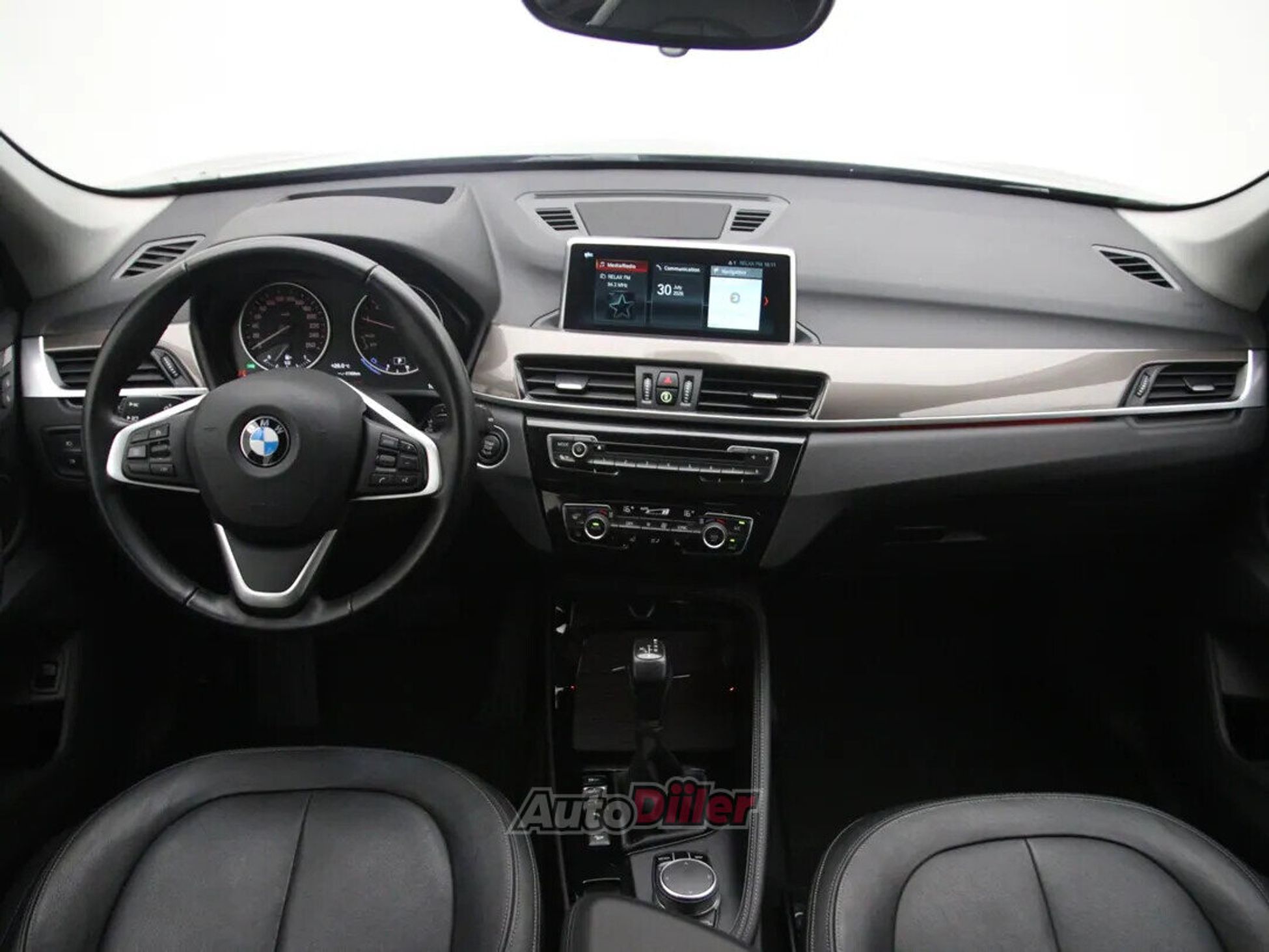BMW X1 High Executive 2.0 141kW 2017, kuva 2/10