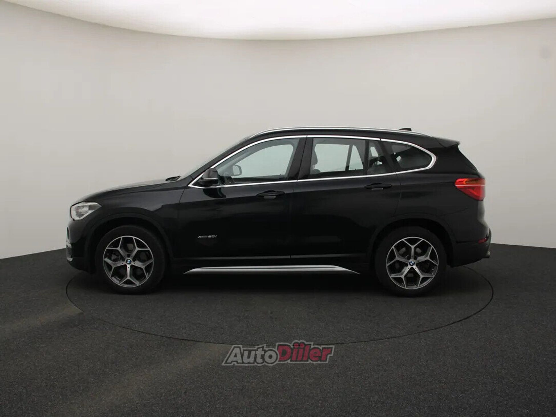 BMW X1 High Executive 2.0 141kW 2017, kuva 6/10