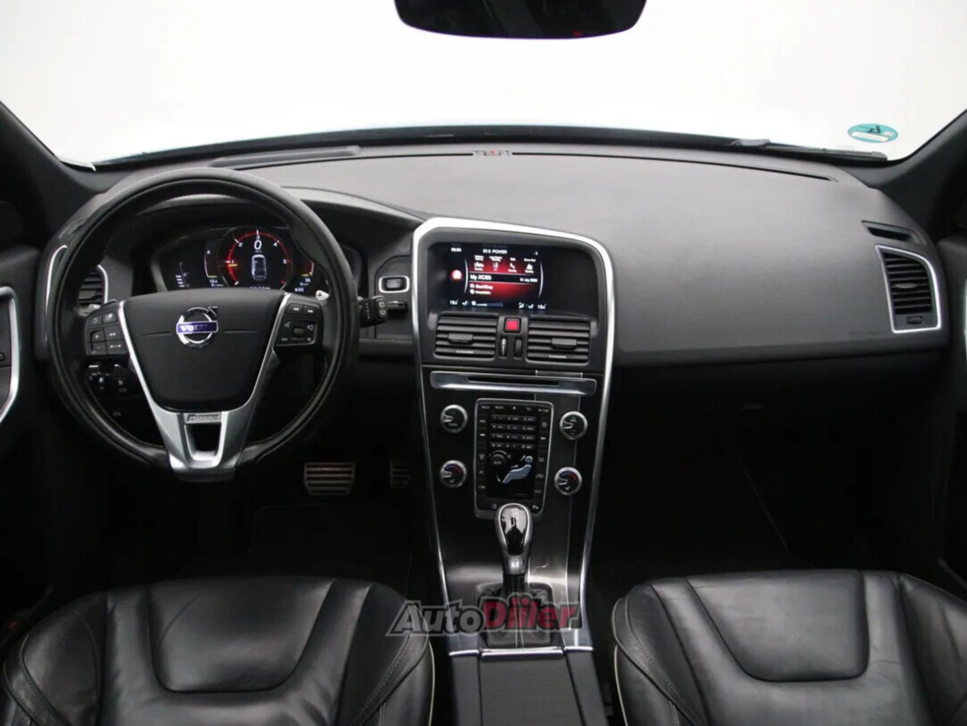 Volvo XC60 Nordic+ 2.0 140kW 2017, kuva 2/10