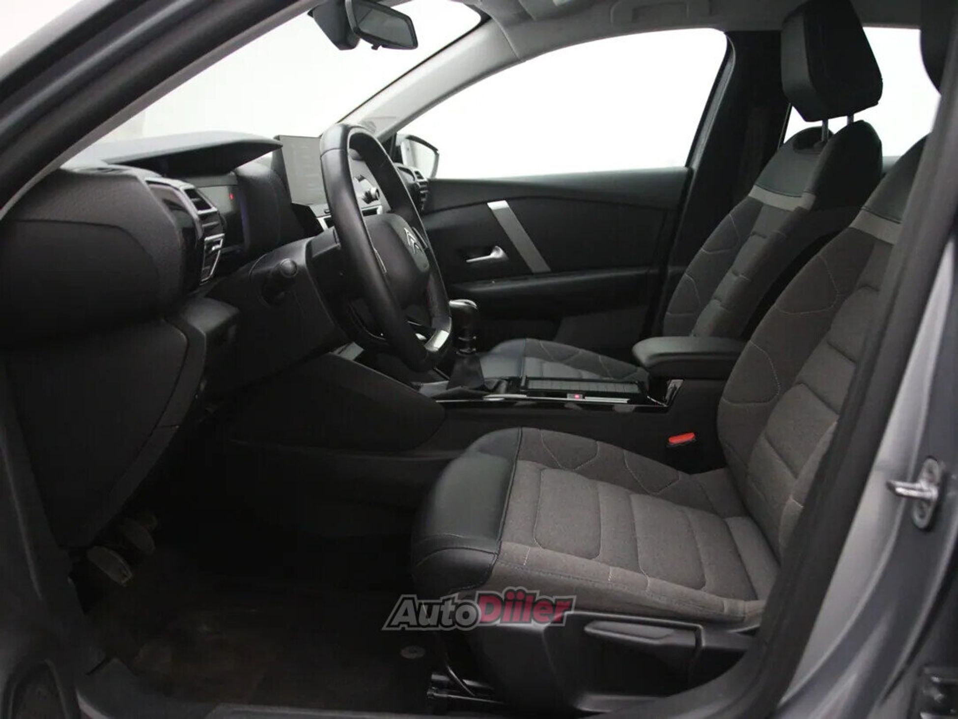Citroen C4 Feel Pack 1.2 96kW 2021, photo 4/10