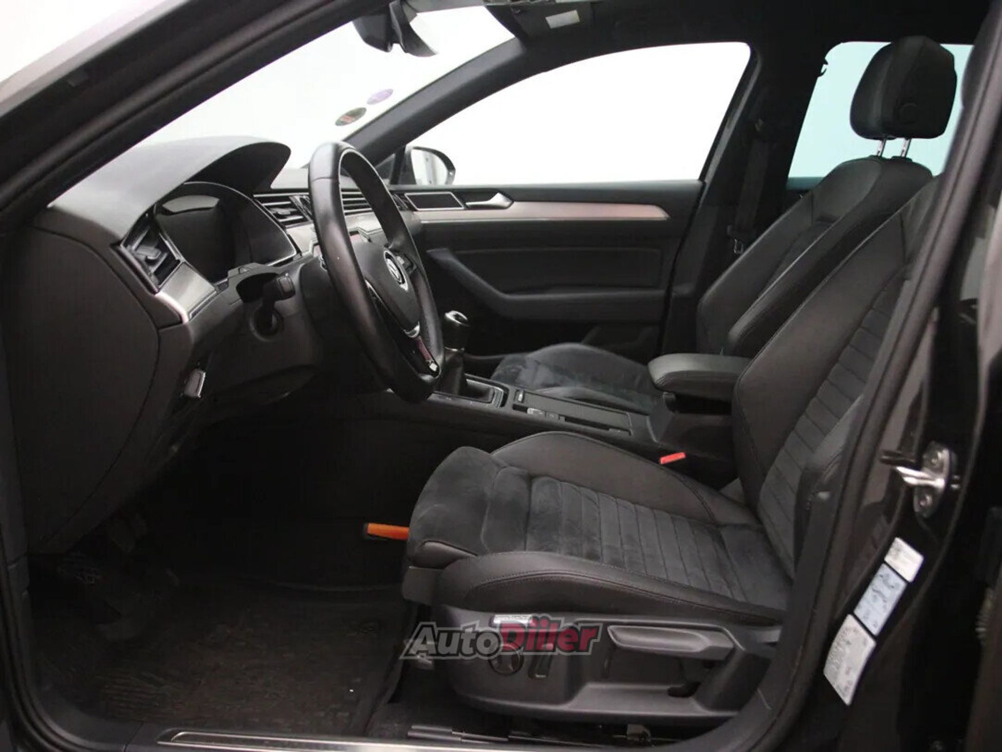 Volkswagen Passat 2017, photo 4/10