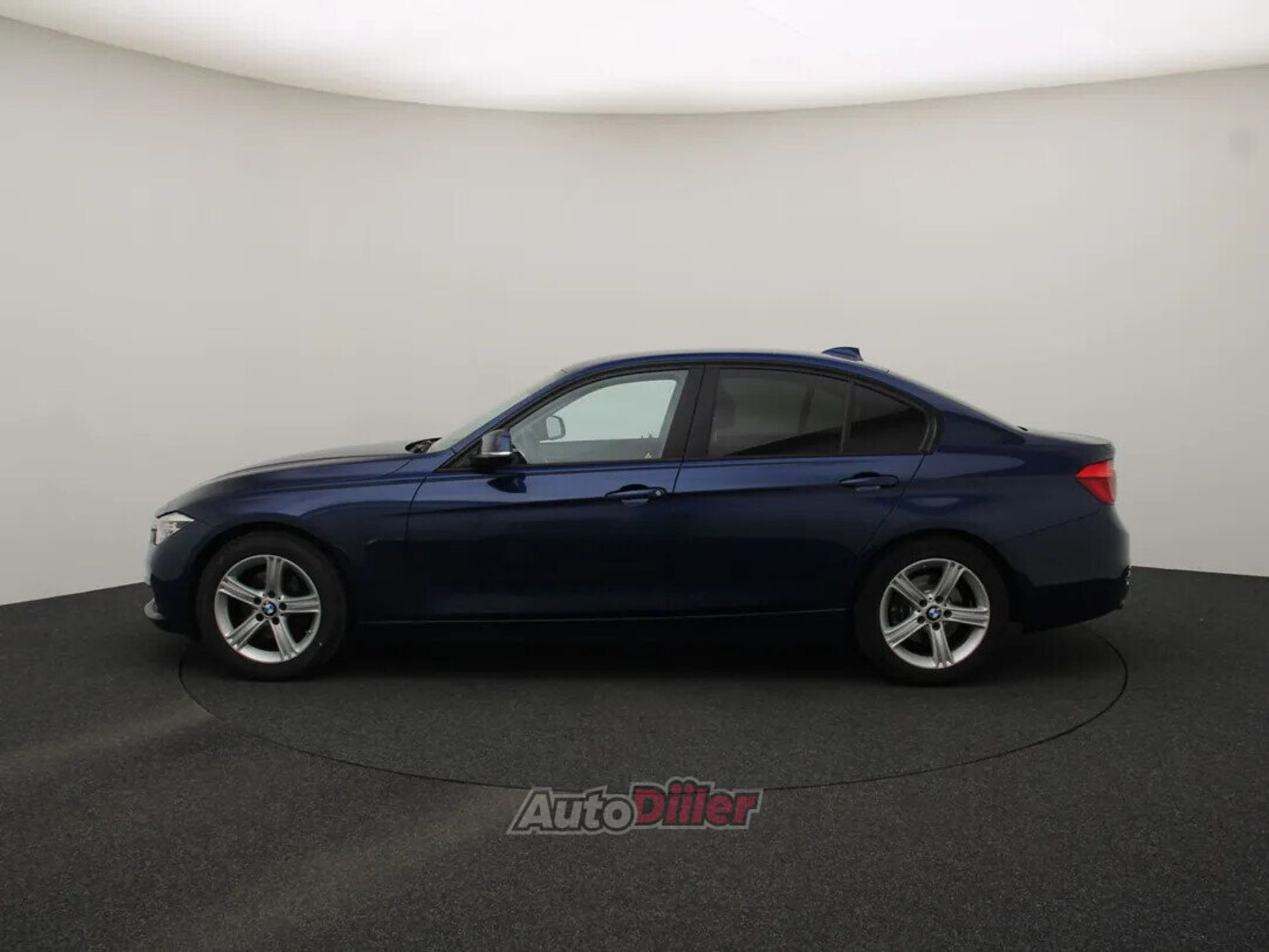 BMW 320 Executive 2.0 140kW 2018, photo 6/10