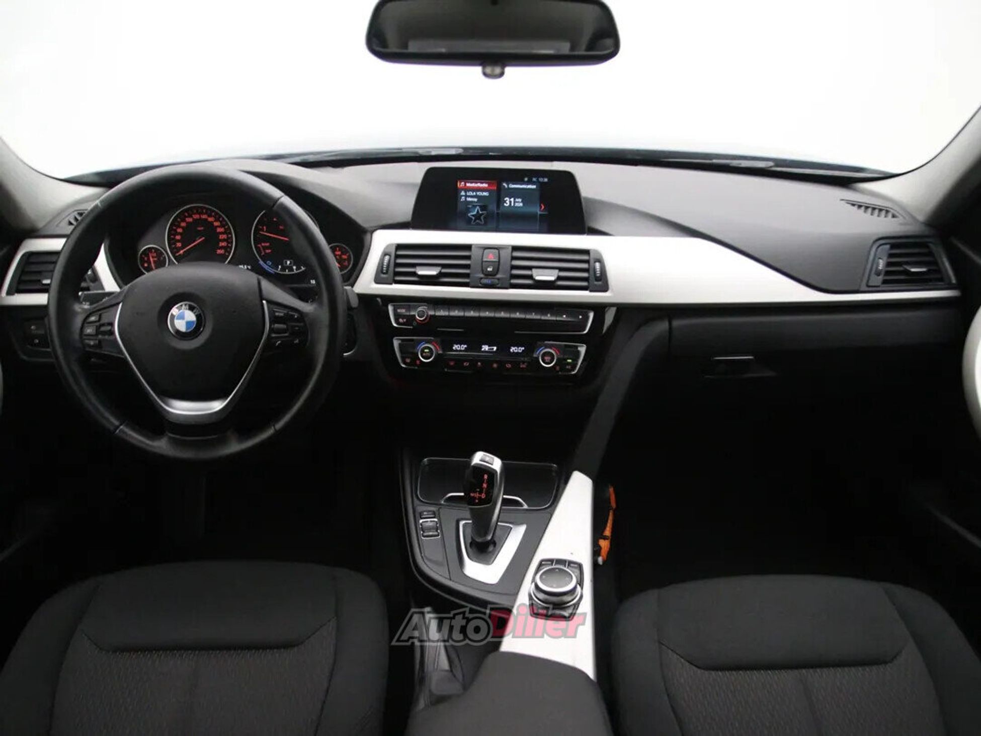 BMW 320 Executive 2.0 140kW 2018, photo 2/10
