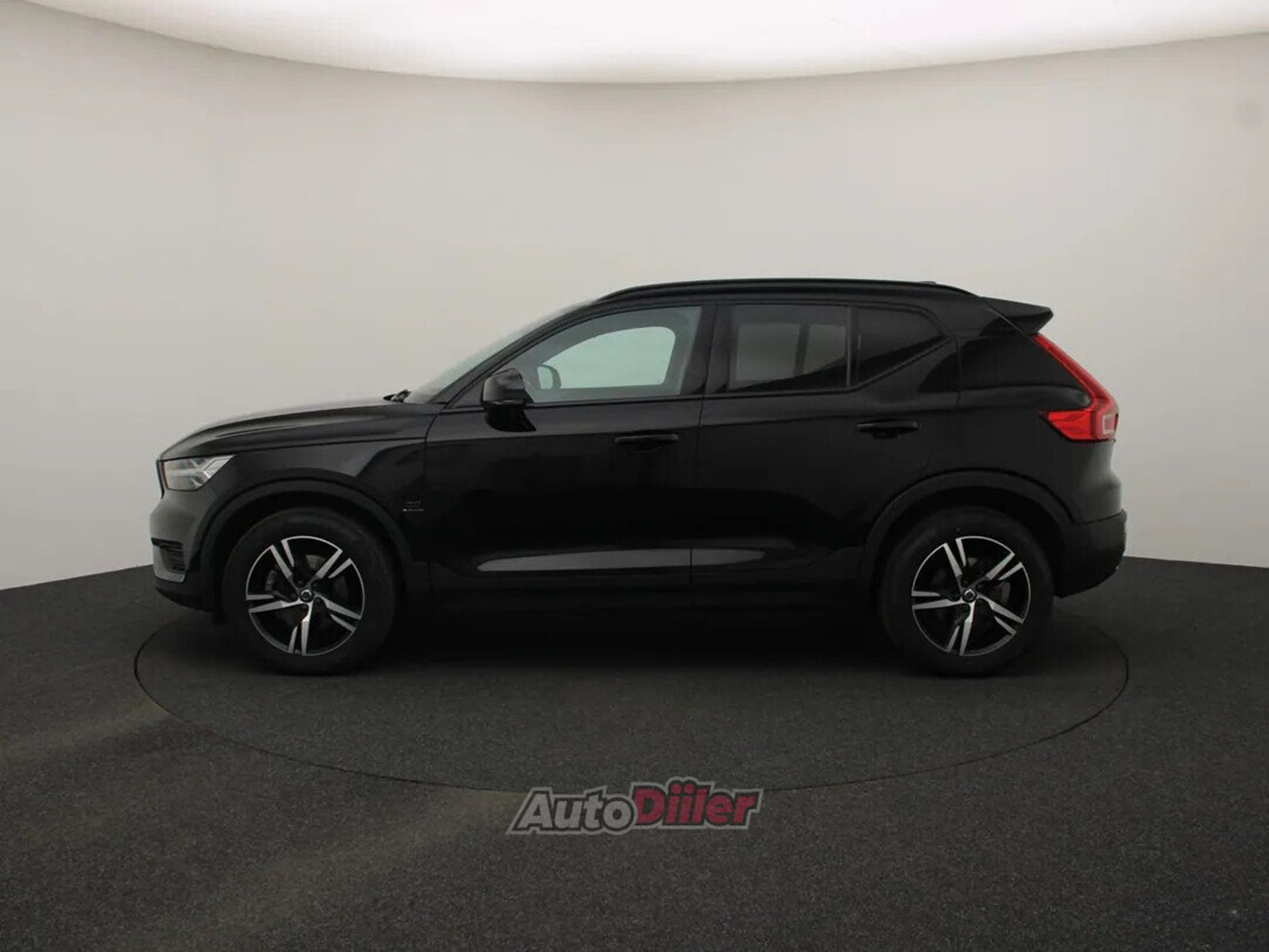 Volvo XC40 R-Design 2.0 120kW 2022, kuva 6/10