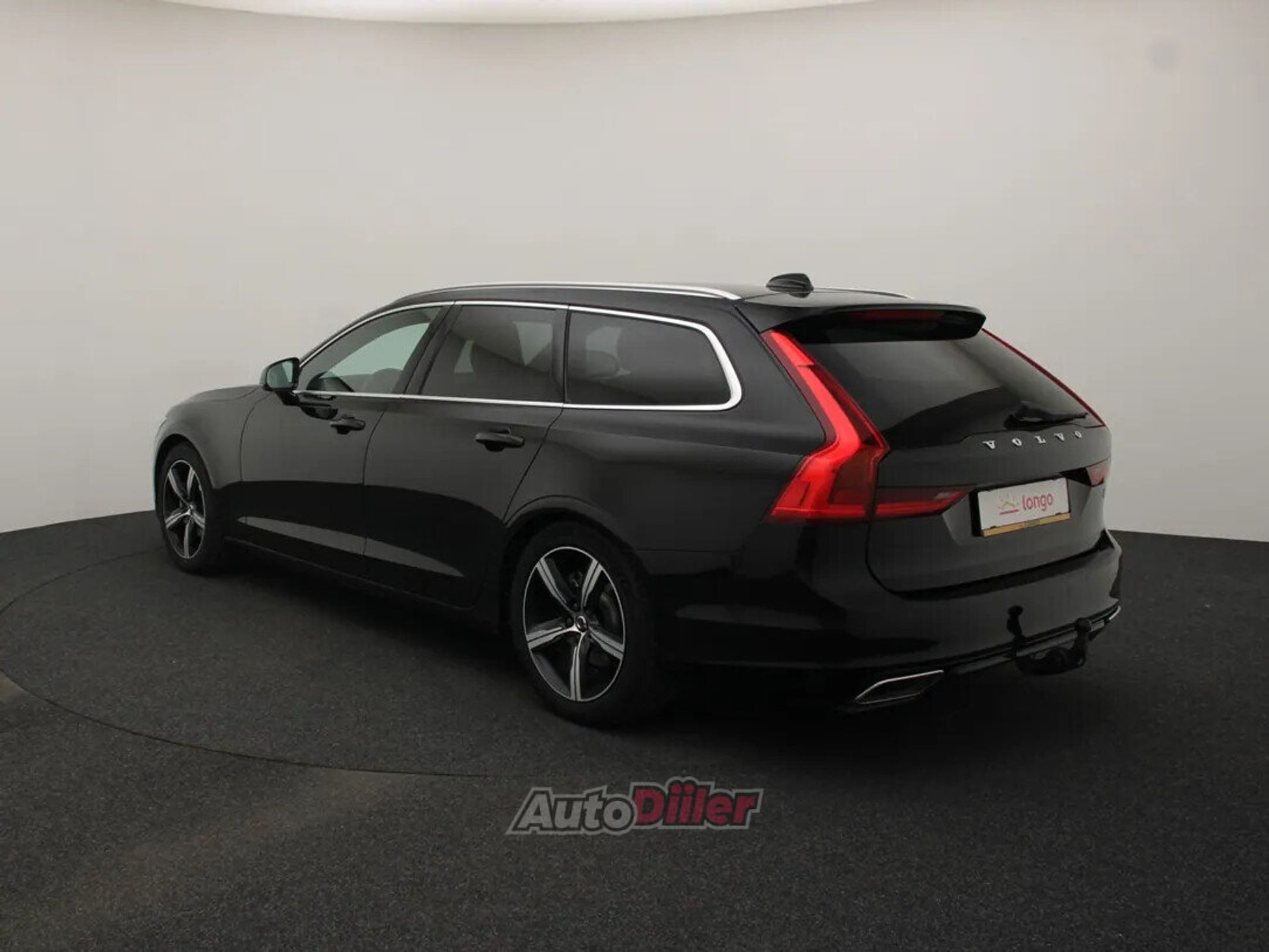 Volvo V90 R-Design 2.0 140kW 2018, photo 7/10