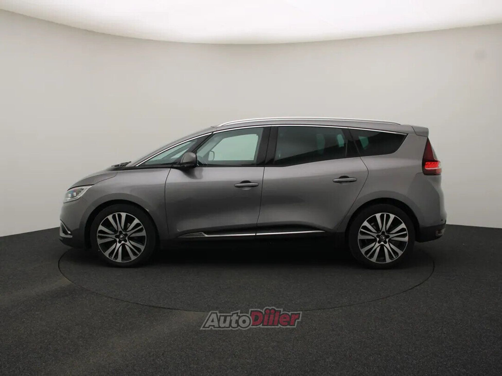 Renault Grand Scenic 2018, photo 6/10