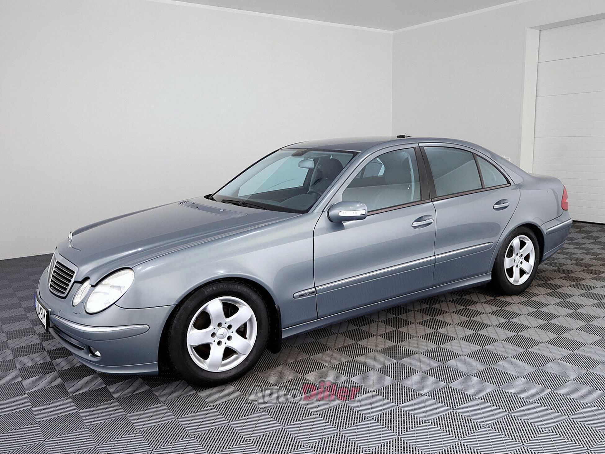 Mercedes-Benz E 200 1.8 120kW 2003, photo 2/7