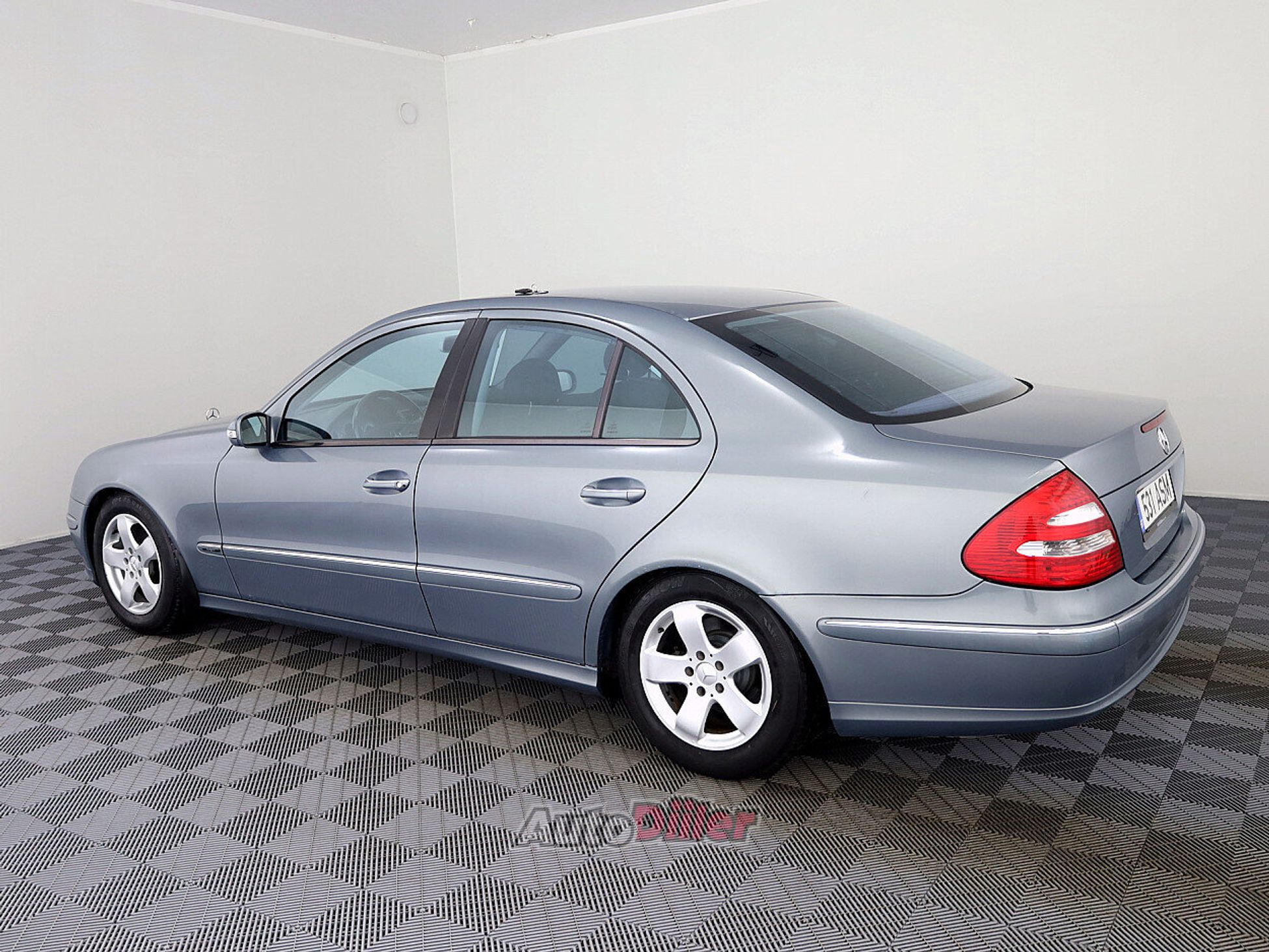 Mercedes-Benz E 200 1.8 120kW 2003, photo 4/7
