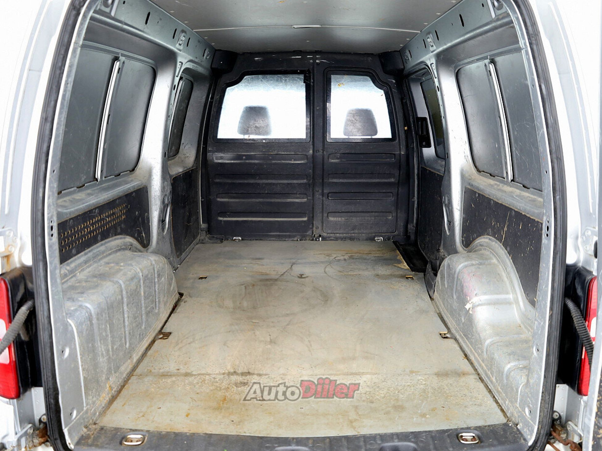 Volkswagen Caddy 2.0 80kW 2012, kuva 8/8
