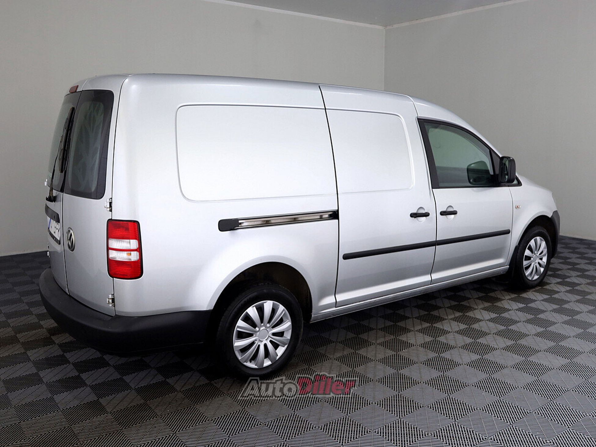 Volkswagen Caddy 2.0 80kW 2012, kuva 3/8