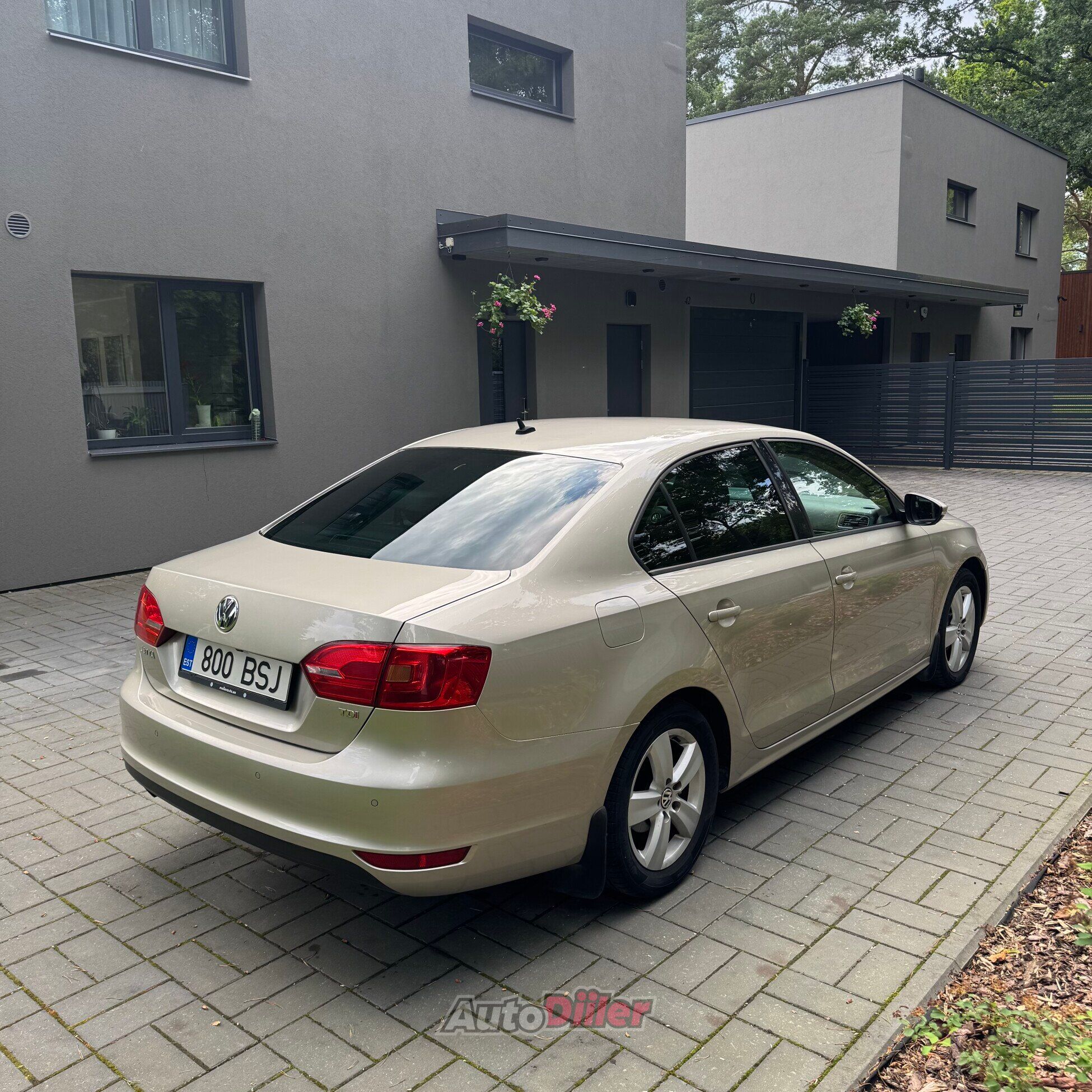 Volkswagen Jetta 1.6 77kW 2013, photo 6/10