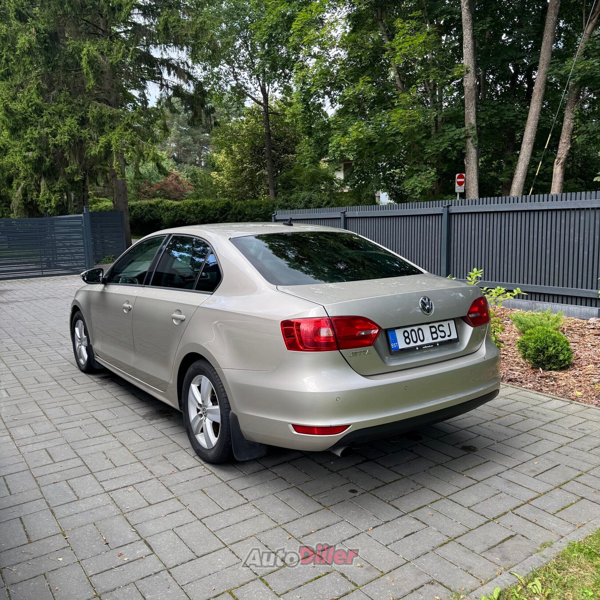 Volkswagen Jetta 1.6 77kW 2013, photo 3/10