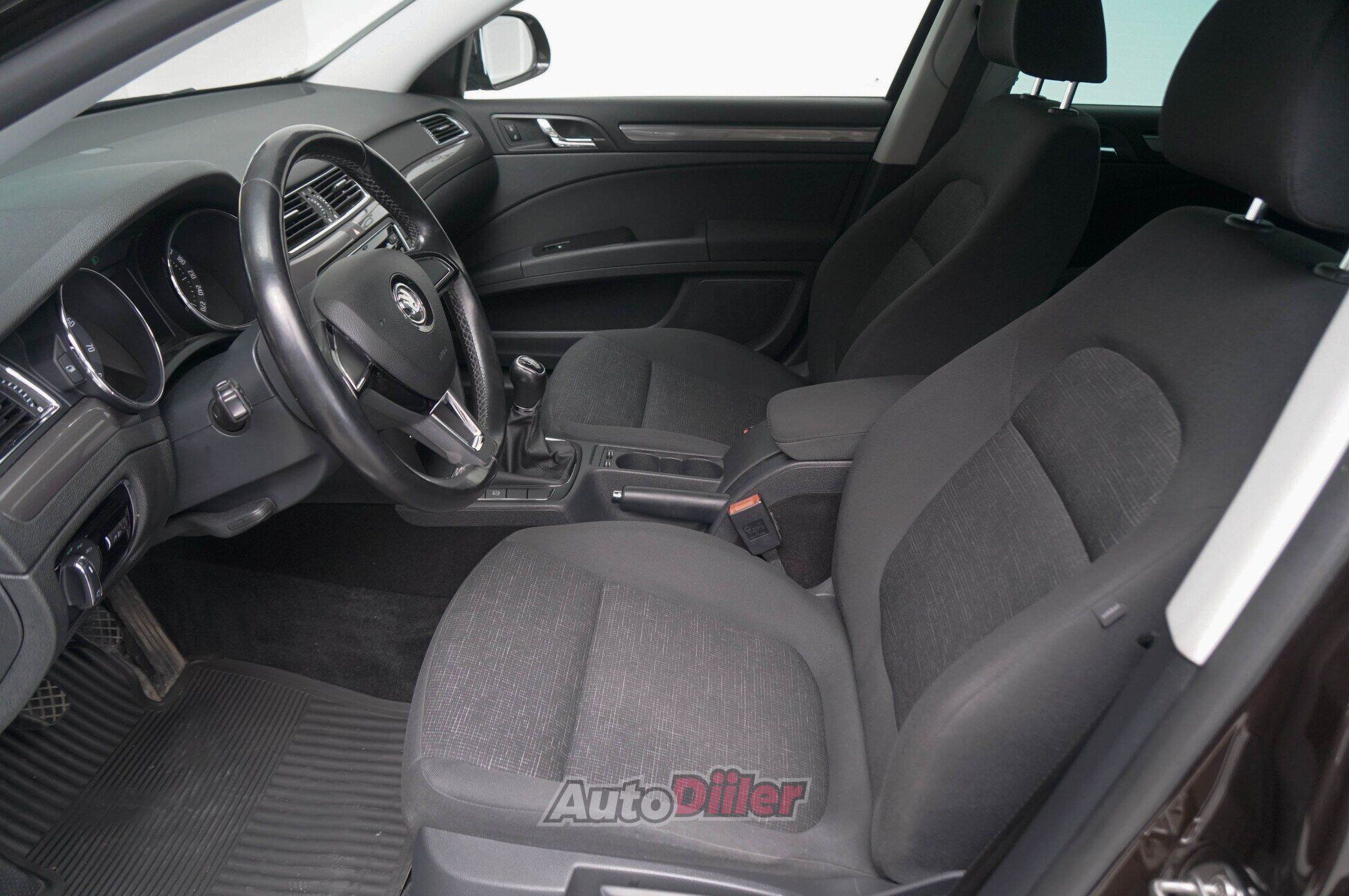 Skoda Superb 2014, kuva 7/10