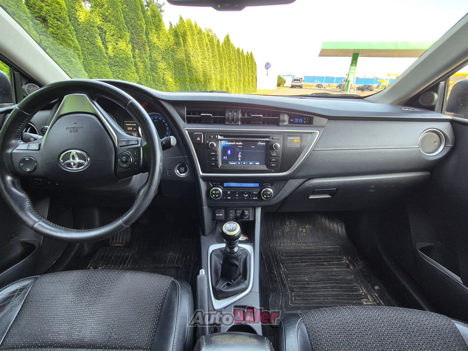 Toyota Auris 2.0 91kW 2014, photo 6/10