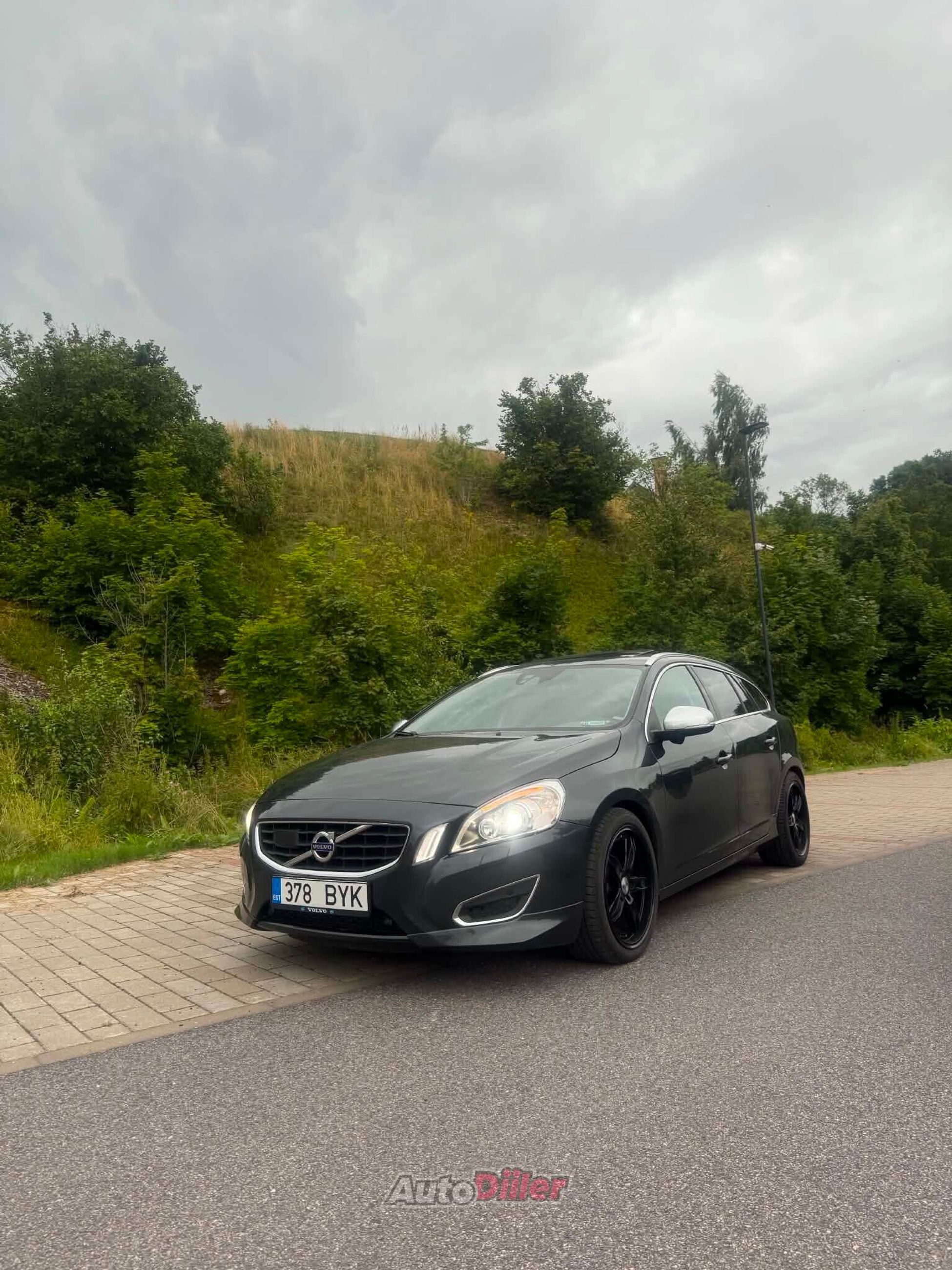 Volvo V60 Heico sportiv 2.4 169kW 2012, kuva 3/10