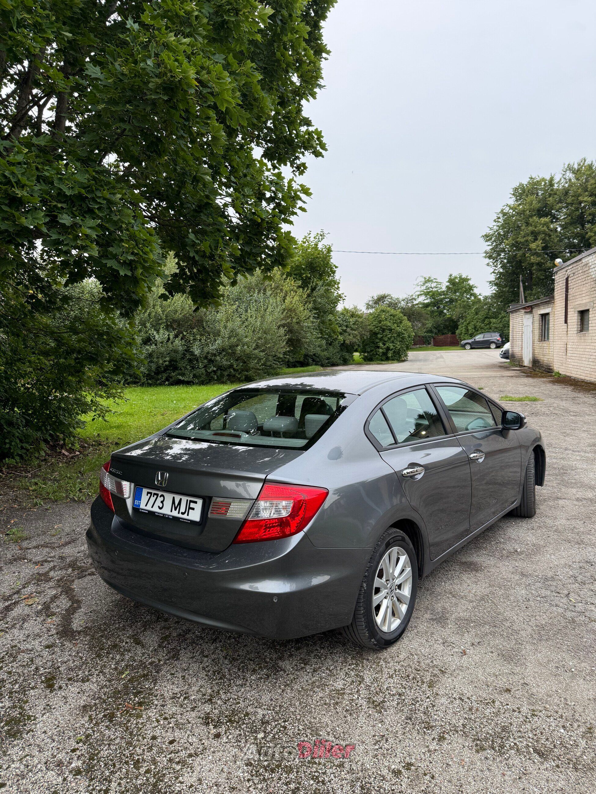 Honda Civic 1.8 104kW 2013, photo 3/10