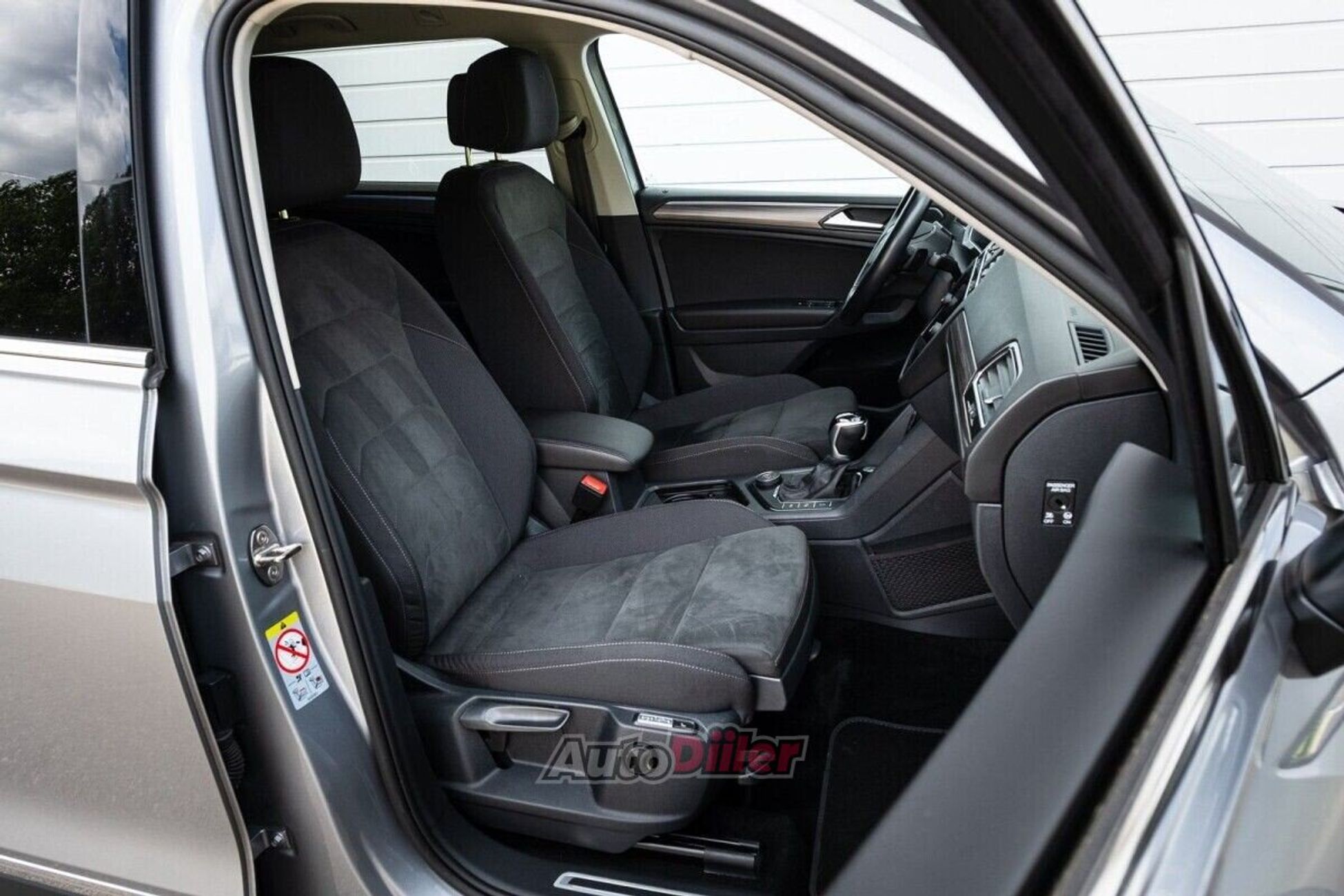 Volkswagen Tiguan 2.0 140kW 2023, photo 7/10