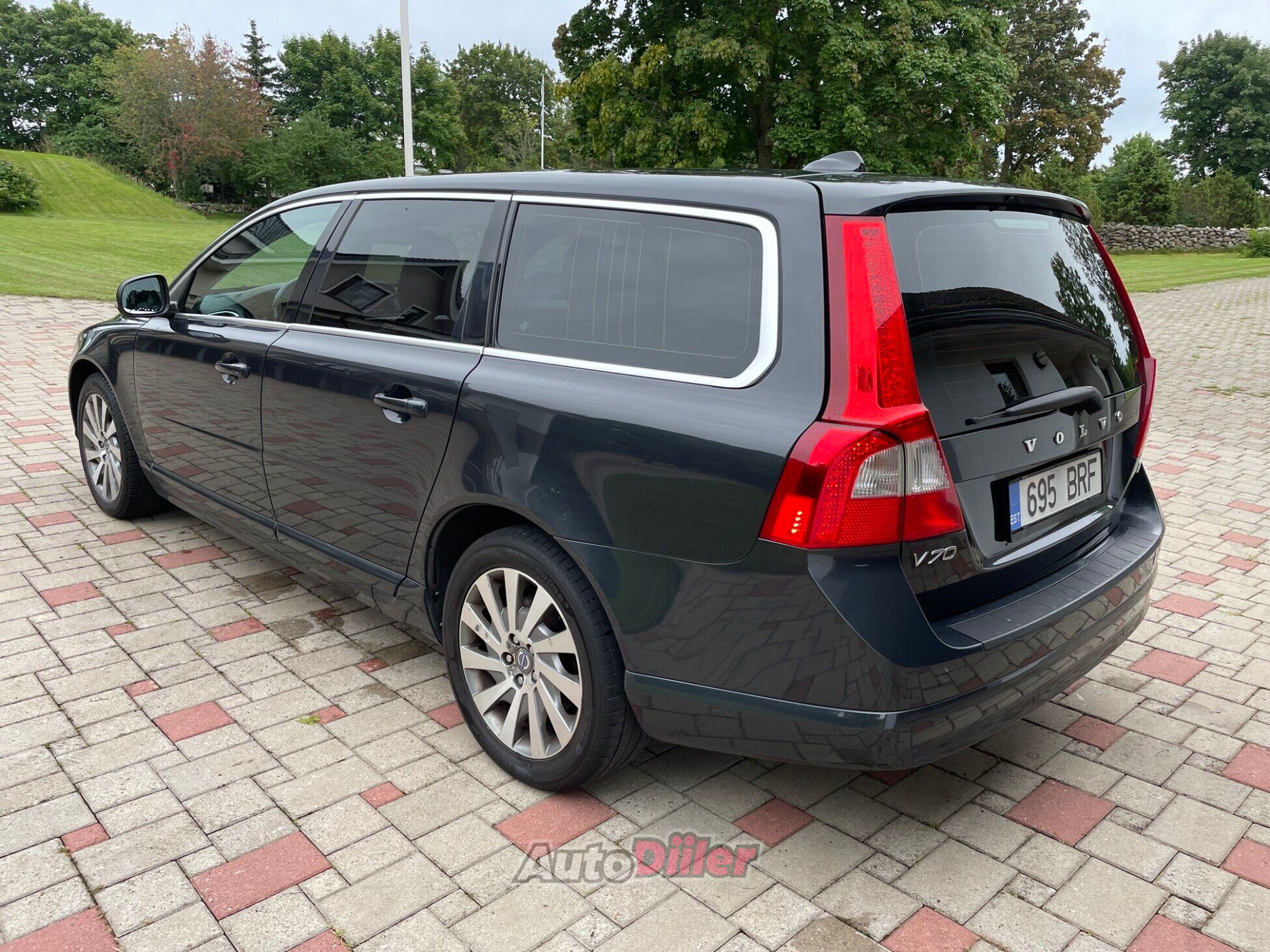 Volvo V70 2.0 120kW 2012, photo 2/8