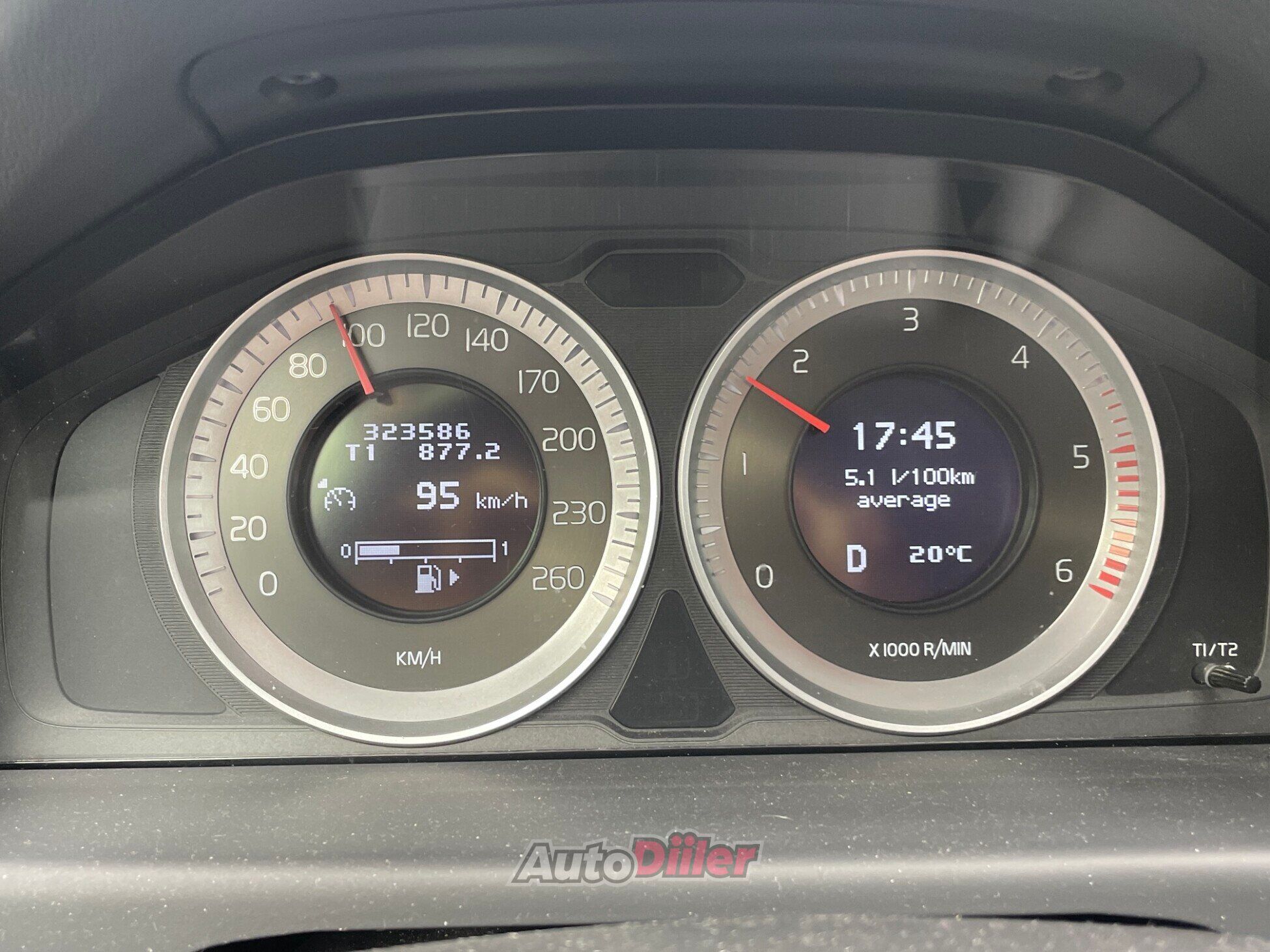 Volvo V70 2.0 120kW 2012, photo 6/8