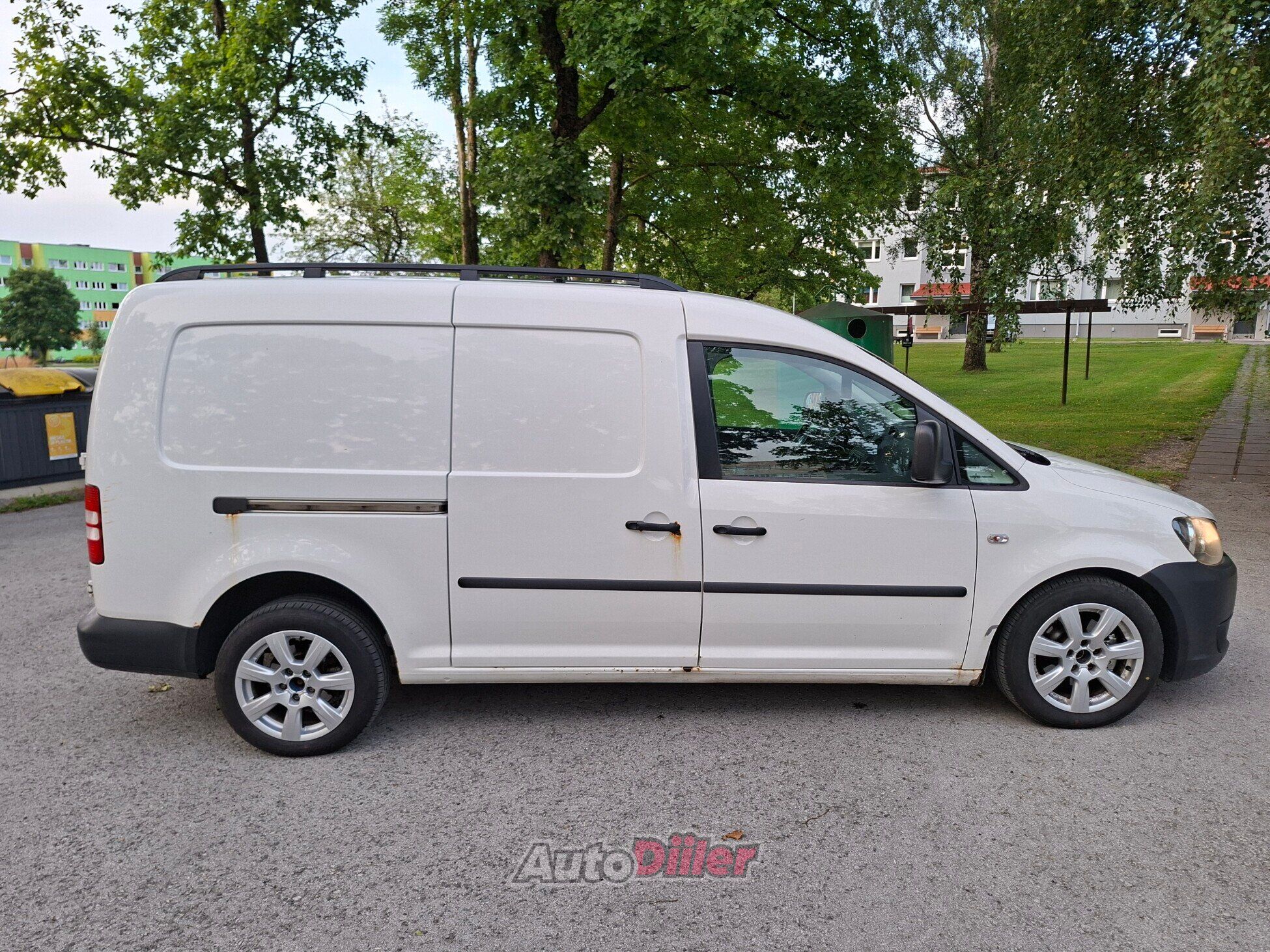 Volkswagen Caddy Maxi 4motion 2.0 81kW 2011, kuva 5/10