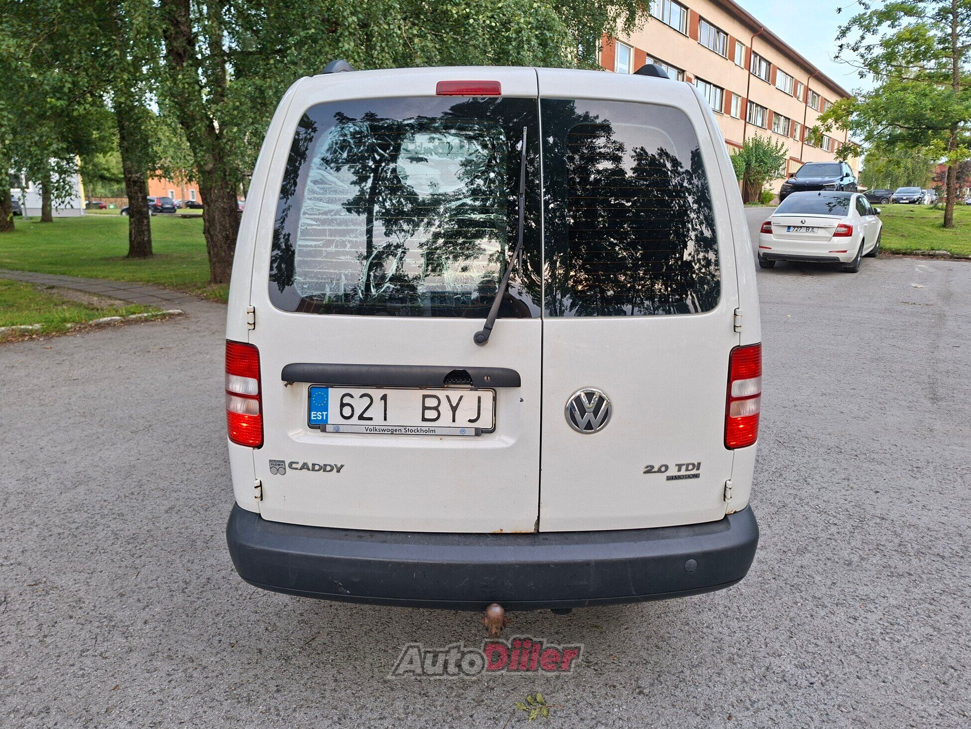 Volkswagen Caddy Maxi 4motion 2.0 81kW 2011, kuva 4/10