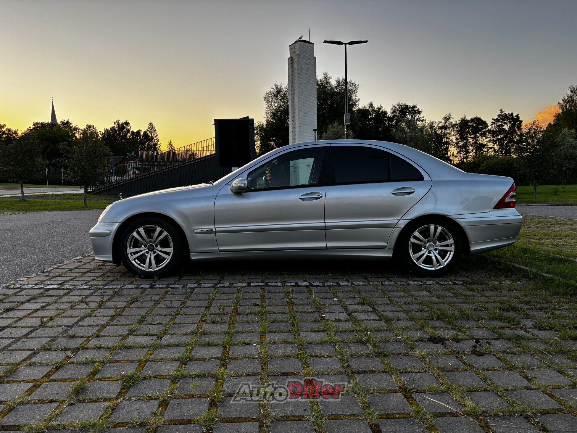 Mercedes-Benz C 180 2005, kuva 2/7