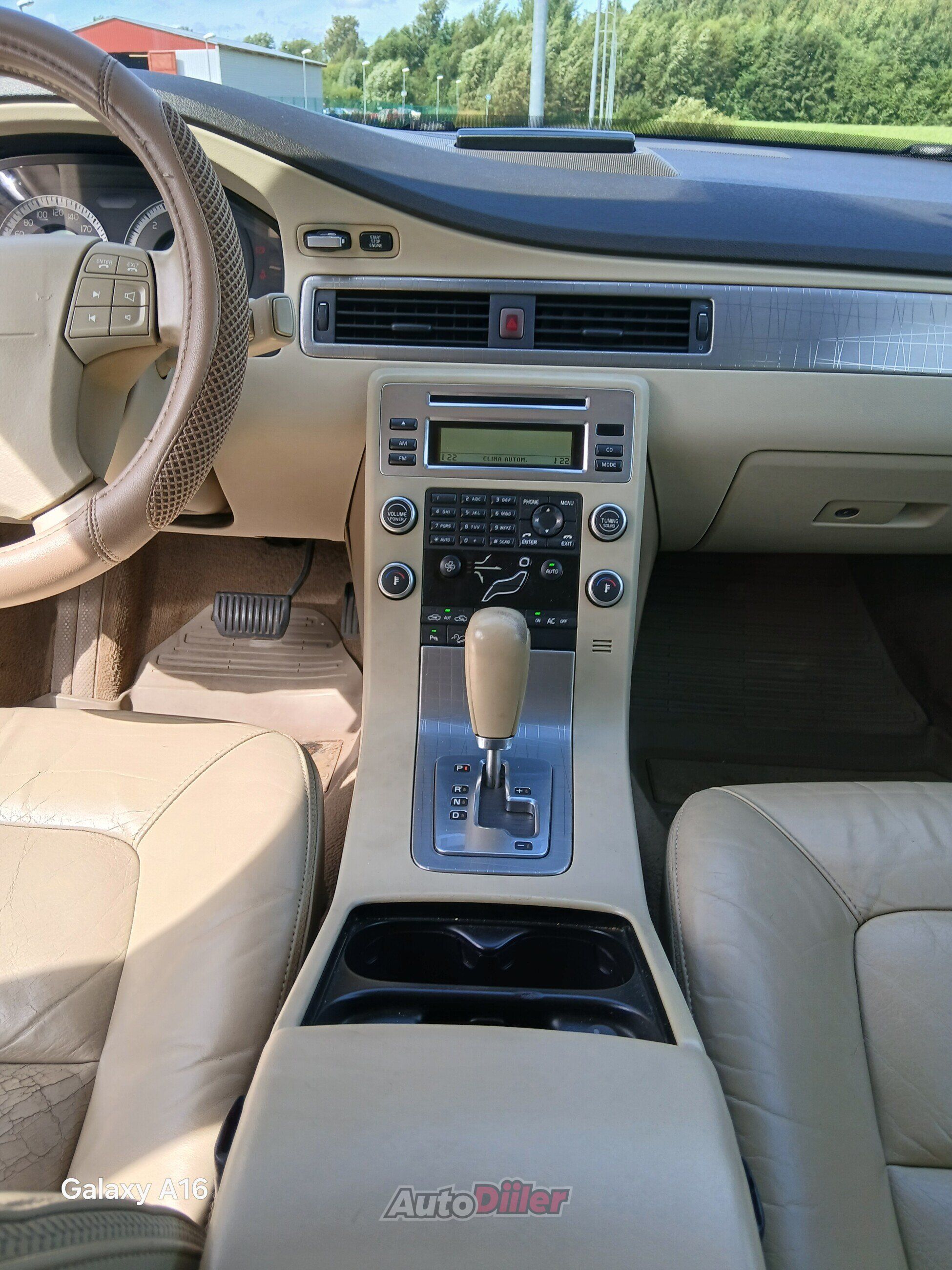 Volvo XC70 2.4 136kW 2009, kuva 7/8