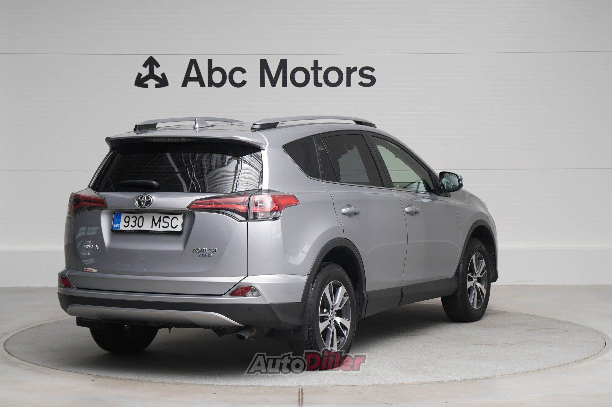 Toyota RAV4 2018, photo 4/10