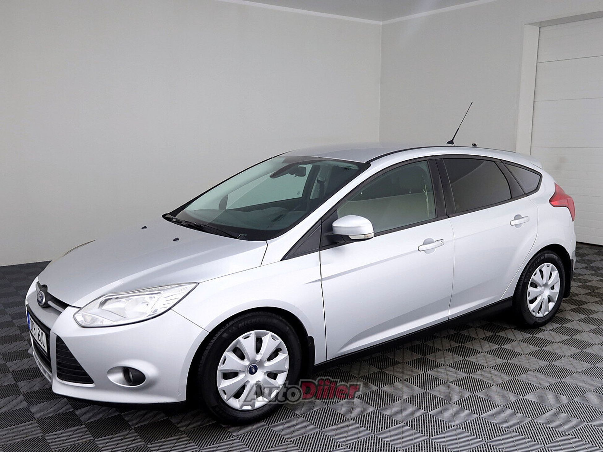 Ford Focus 1.6 70kW 2013, kuva 2/7