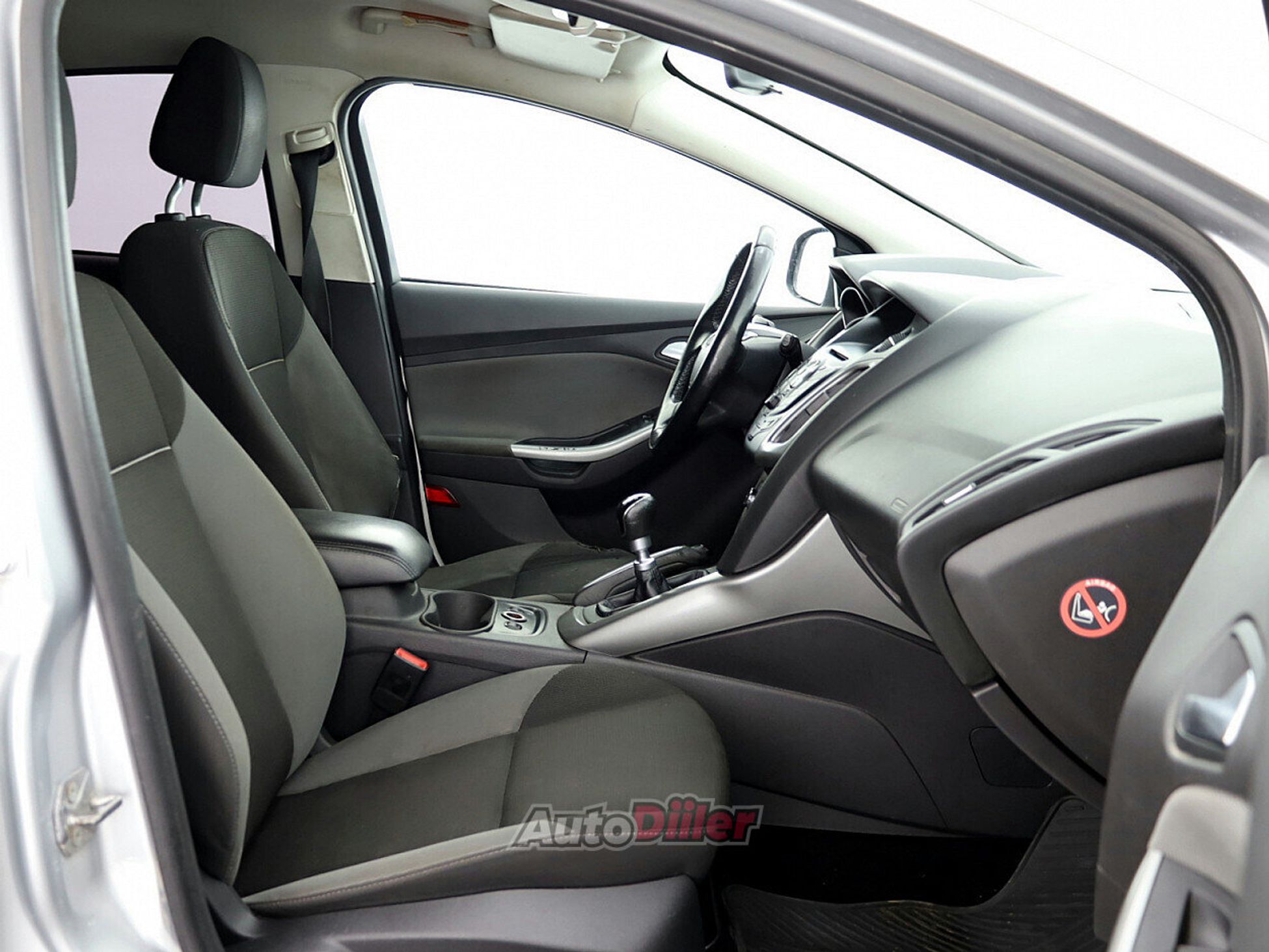 Ford Focus 1.6 70kW 2013, kuva 6/7