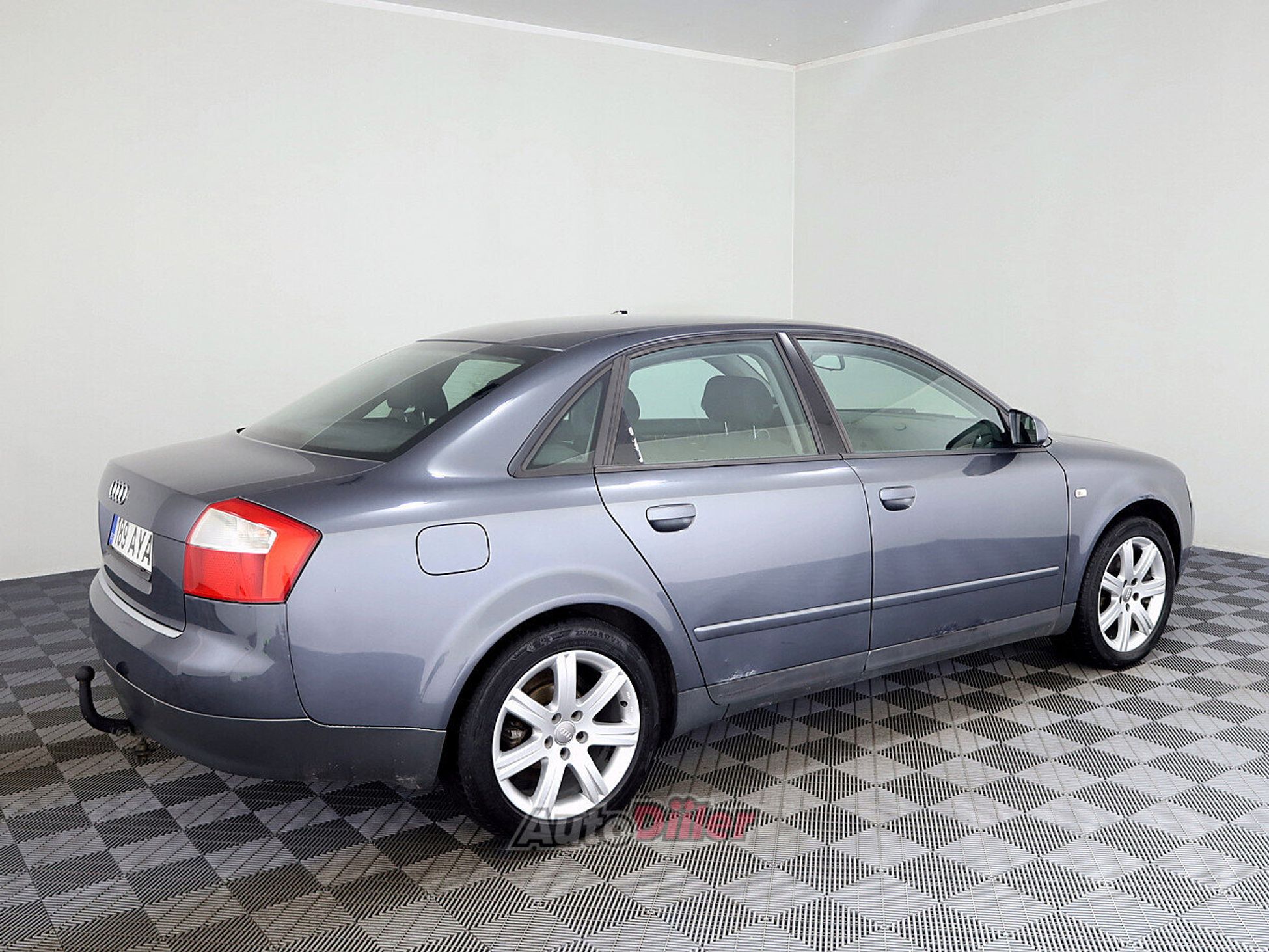 Audi A4 1.9 96kW 2001, kuva 3/7
