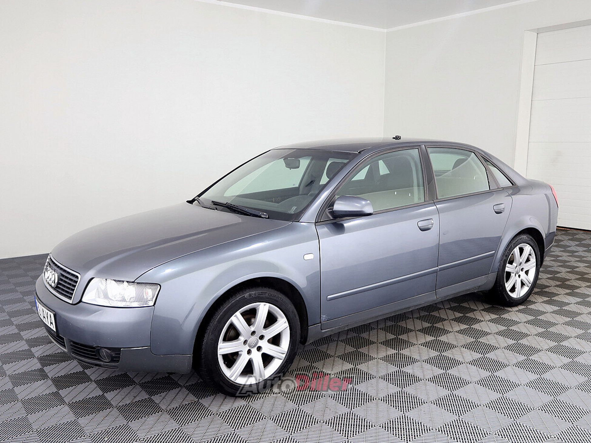 Audi A4 1.9 96kW 2001, kuva 2/7